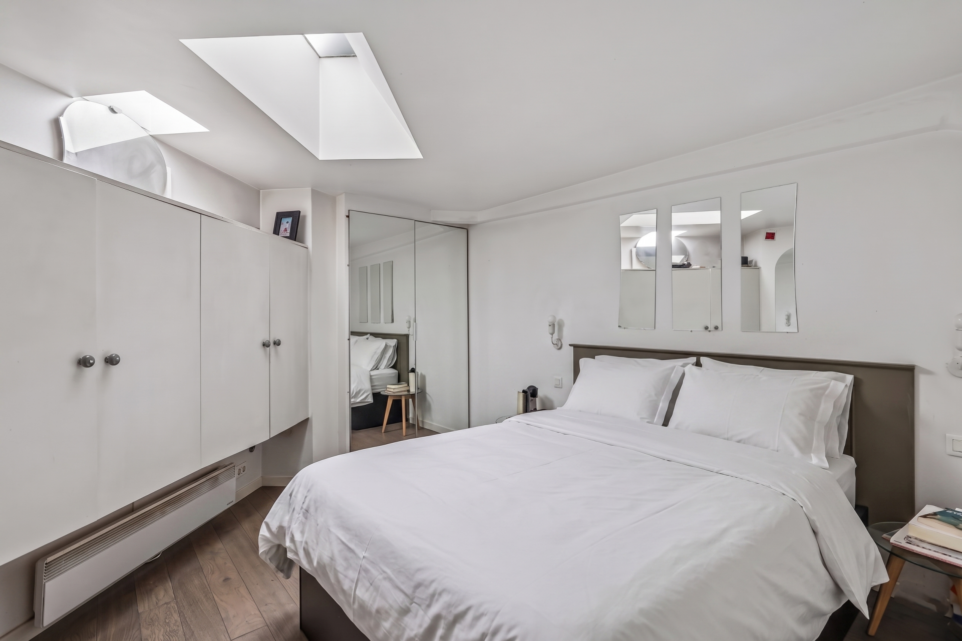 luxury apartment 4 Rooms for sale on PARIS (75018)