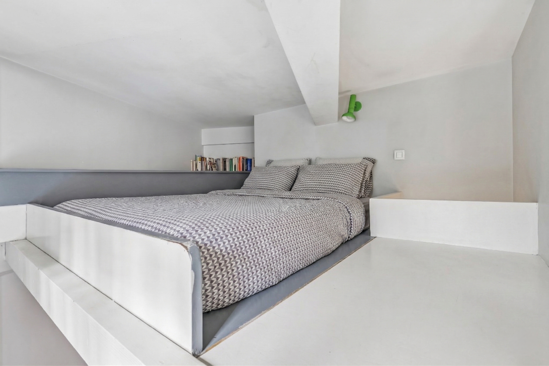 luxury apartment 4 Rooms for sale on PARIS (75018)