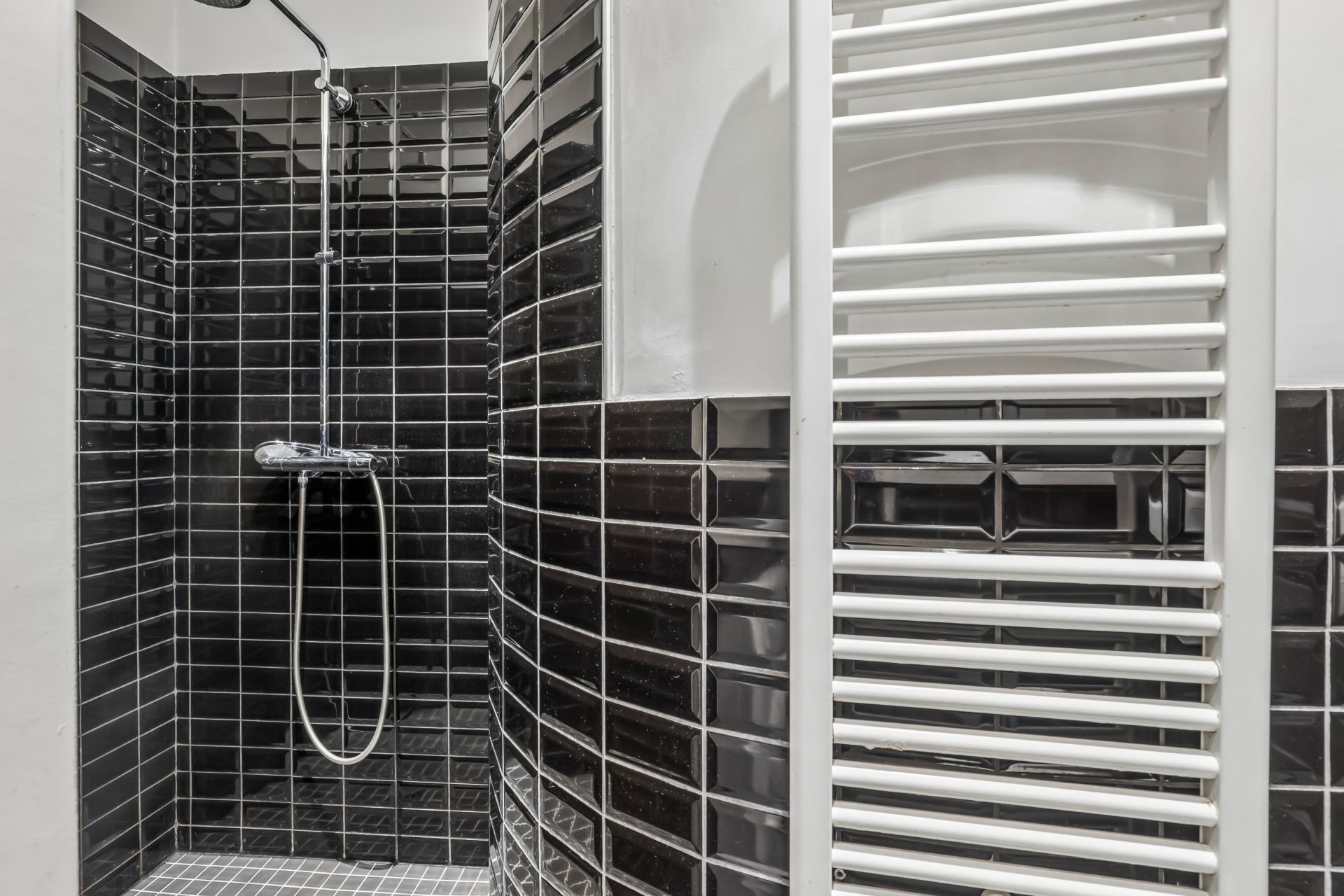 luxury apartment 4 Rooms for sale on PARIS (75018)