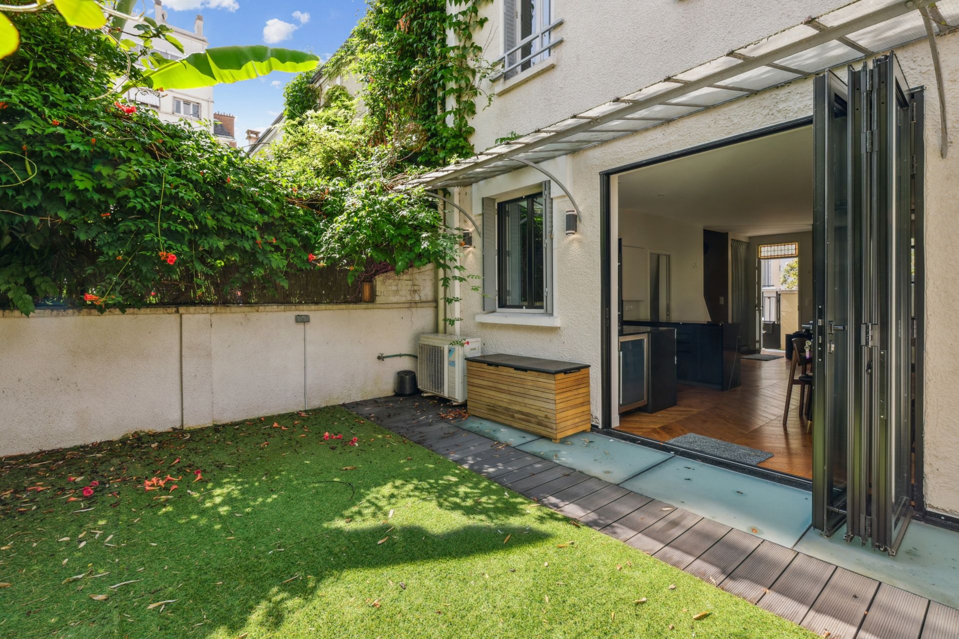 townhouse 7 Rooms for sale on PARIS (75016)