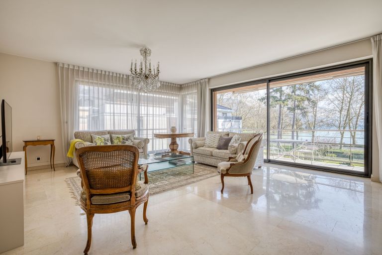 luxury apartment 4 Rooms for rent on ANNECY (74000)