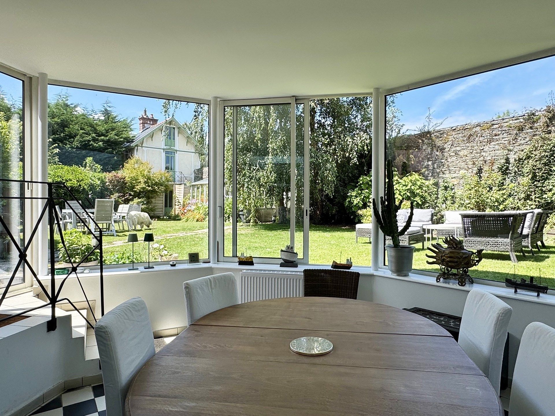 luxury house 11 Rooms for sale on MORLAIX (29600)