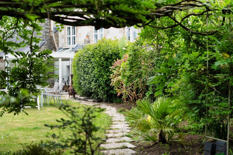 luxury house 11 Rooms for sale on MORLAIX (29600)