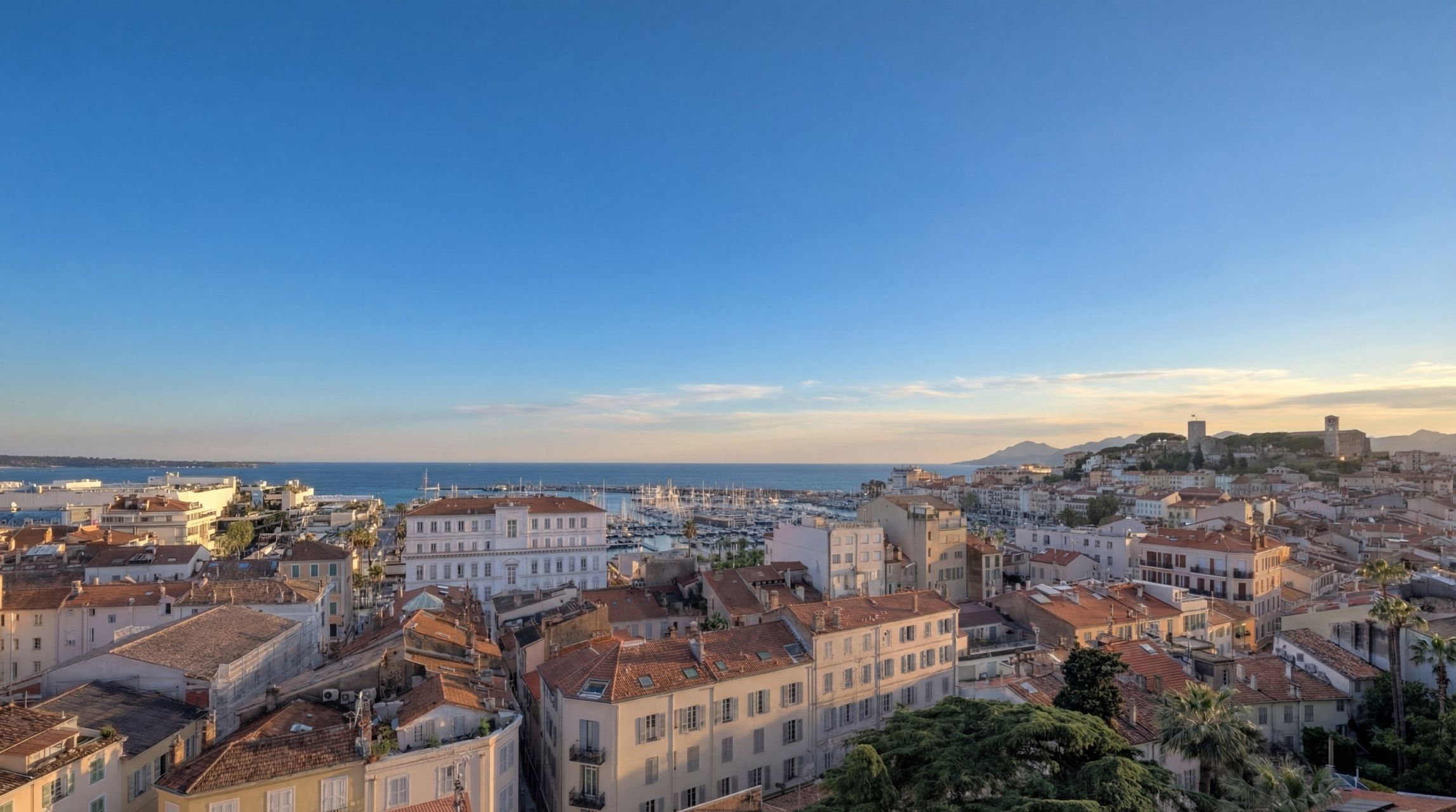 luxury apartment 3 Rooms for sale on CANNES (06400)