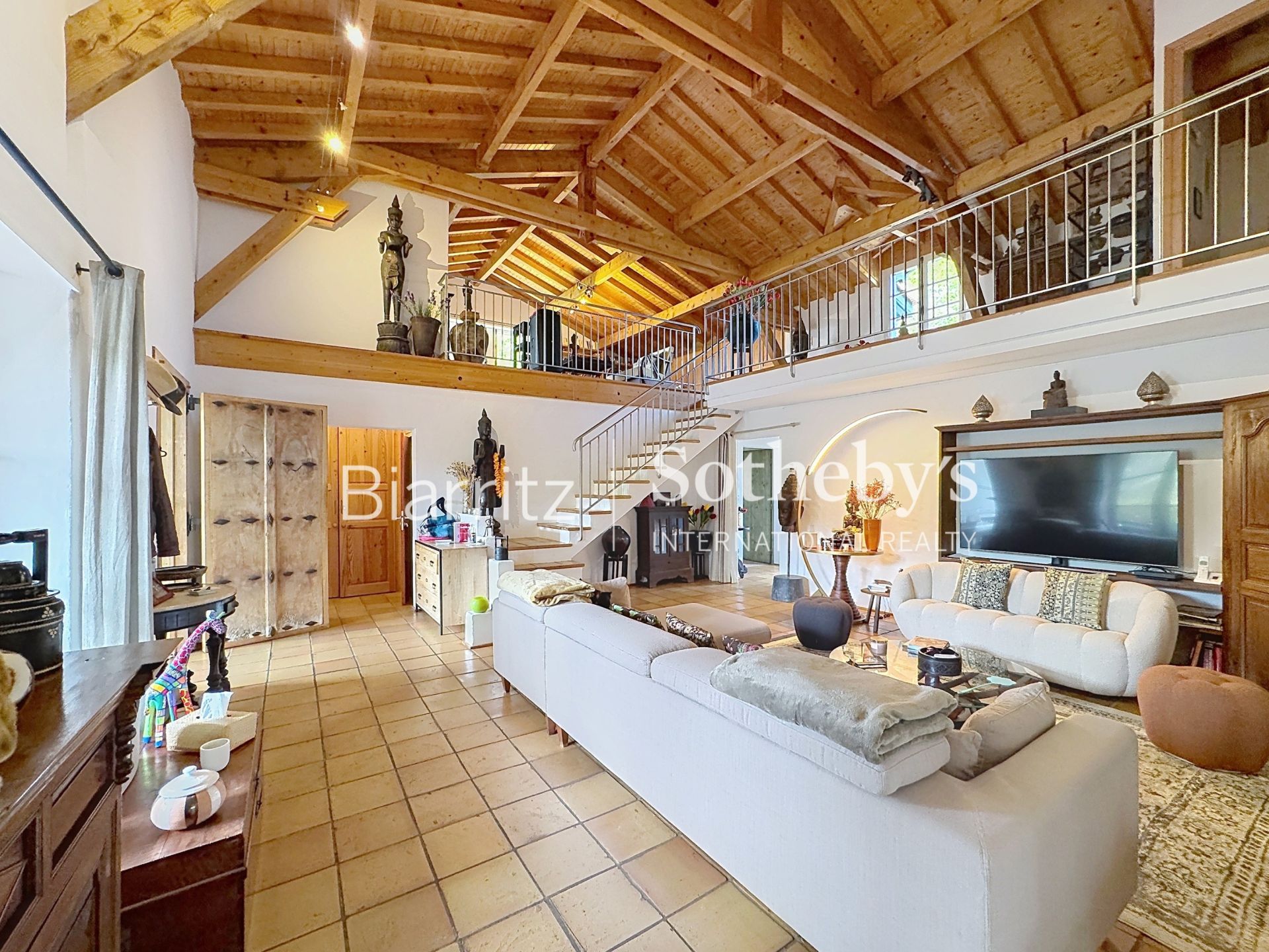 luxury house 9 Rooms for sale on ASCAIN (64310)