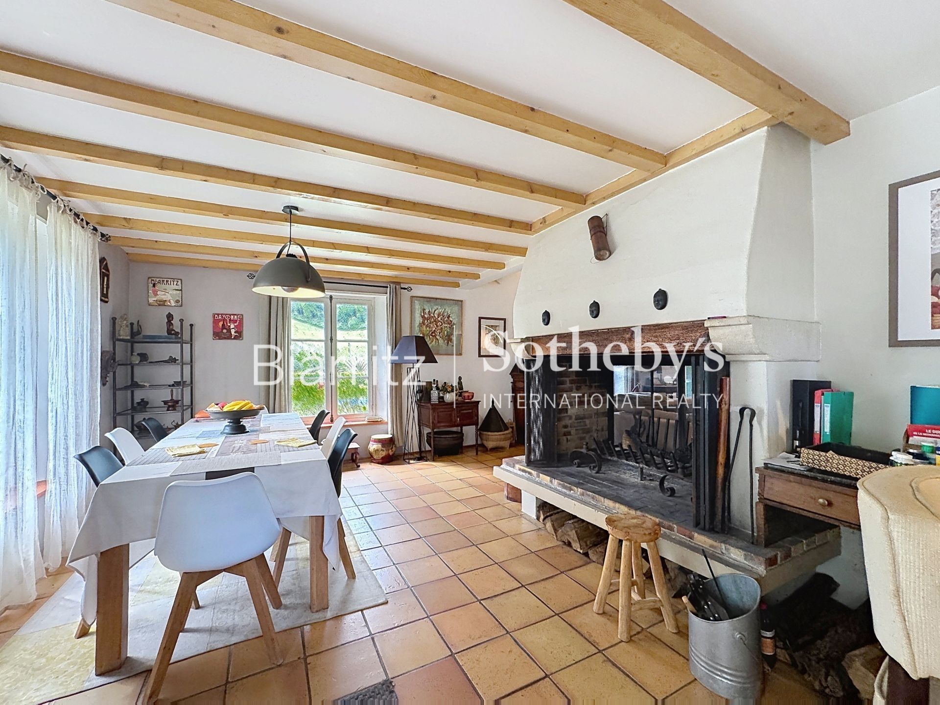 luxury house 9 Rooms for sale on ASCAIN (64310)