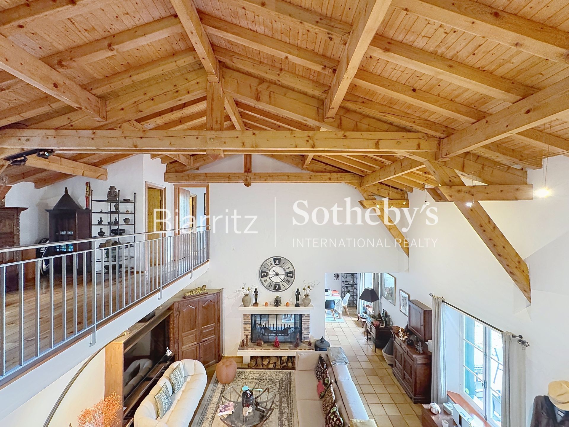luxury house 9 Rooms for sale on ASCAIN (64310)