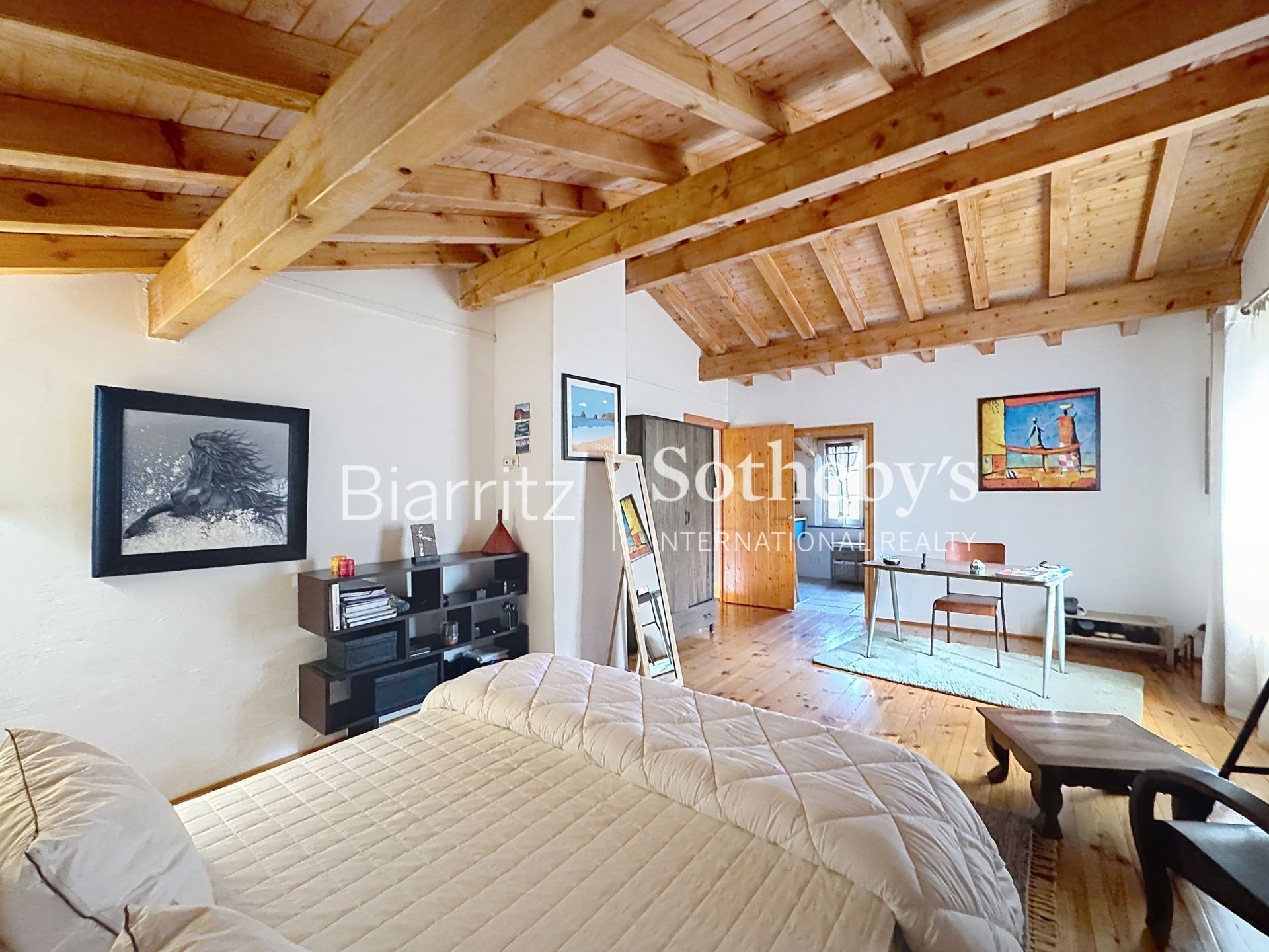 luxury house 9 Rooms for sale on ASCAIN (64310)