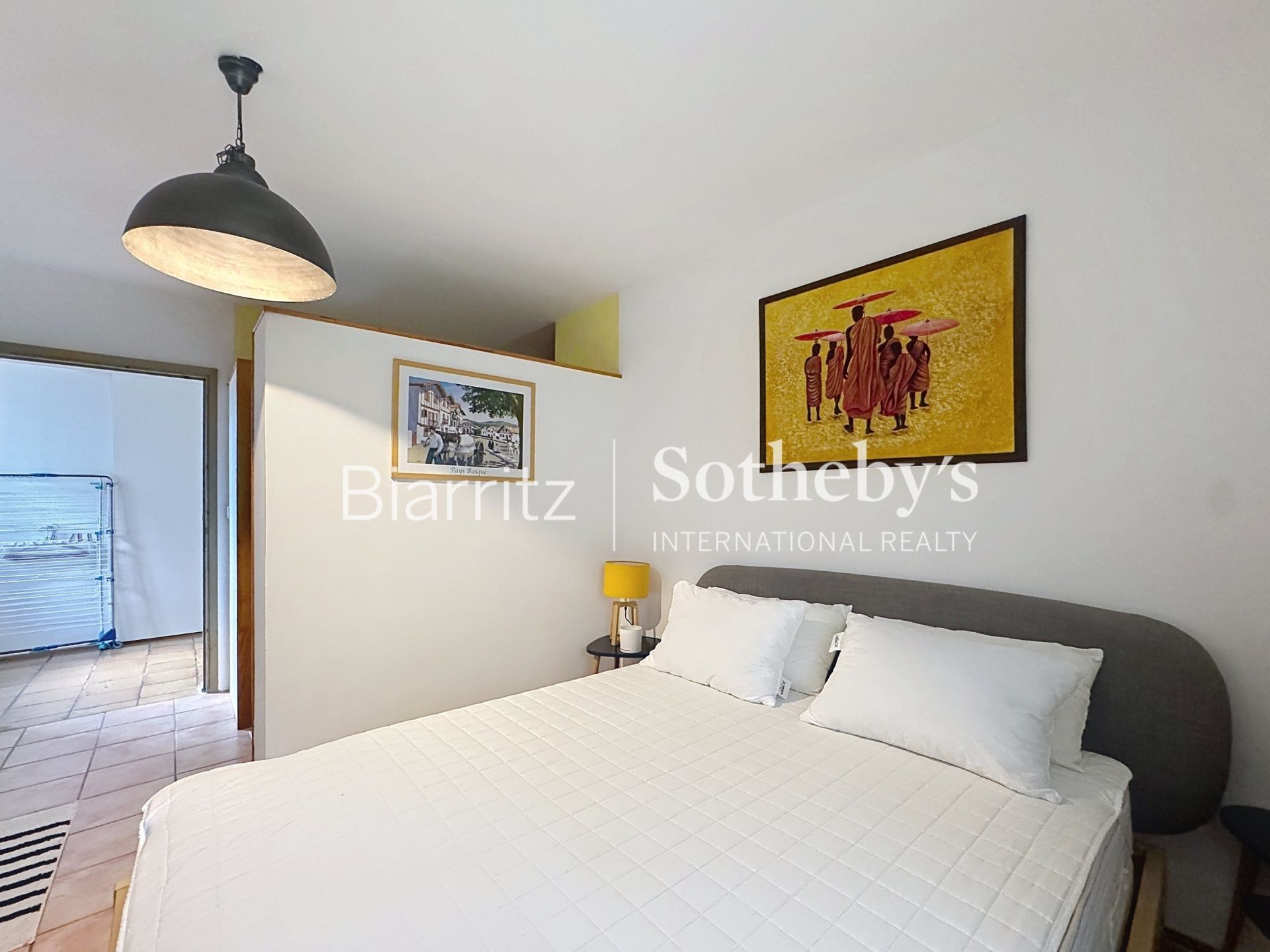 luxury house 9 Rooms for sale on ASCAIN (64310)