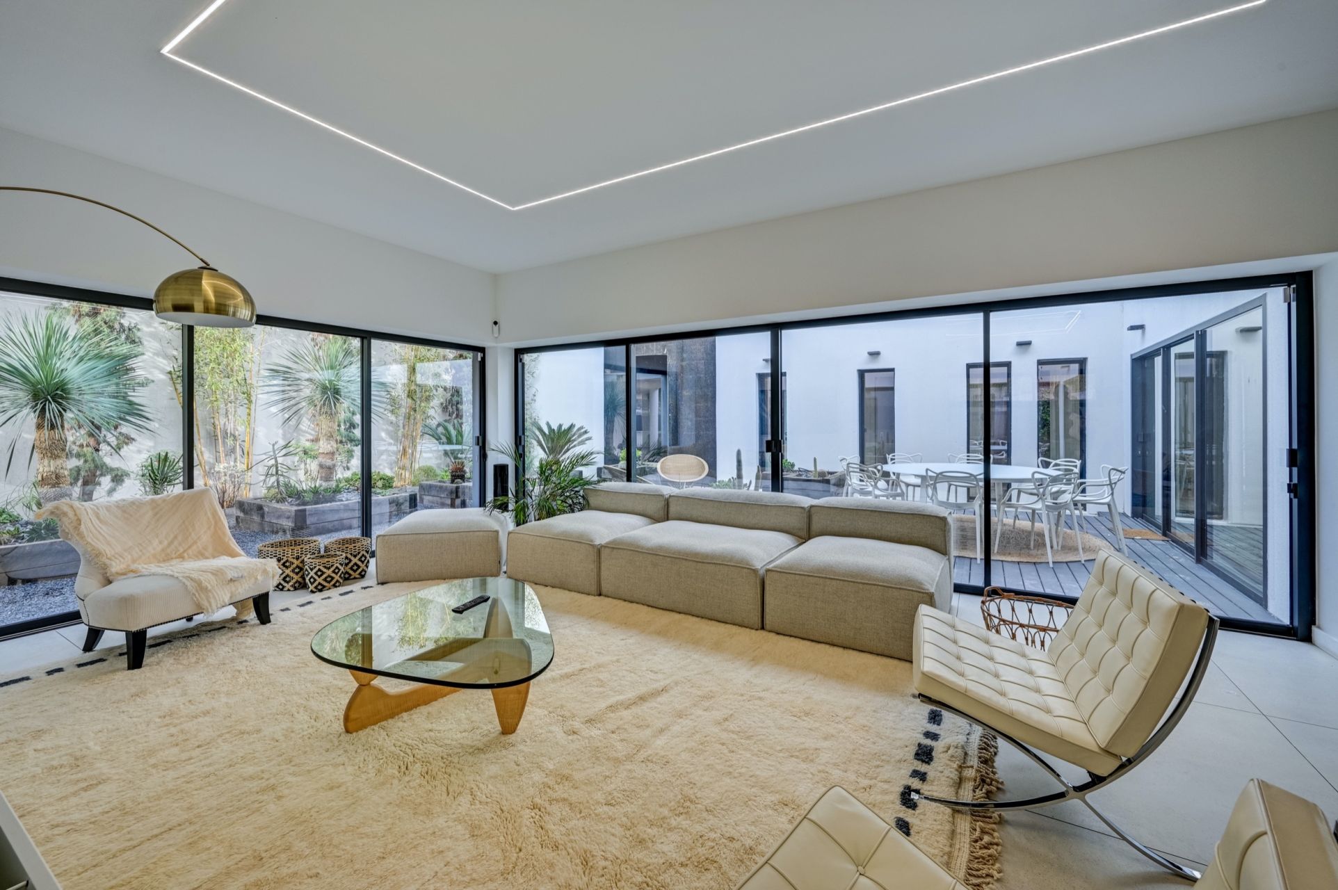 luxury house 6 Rooms for sale on AIX EN PROVENCE (13100)