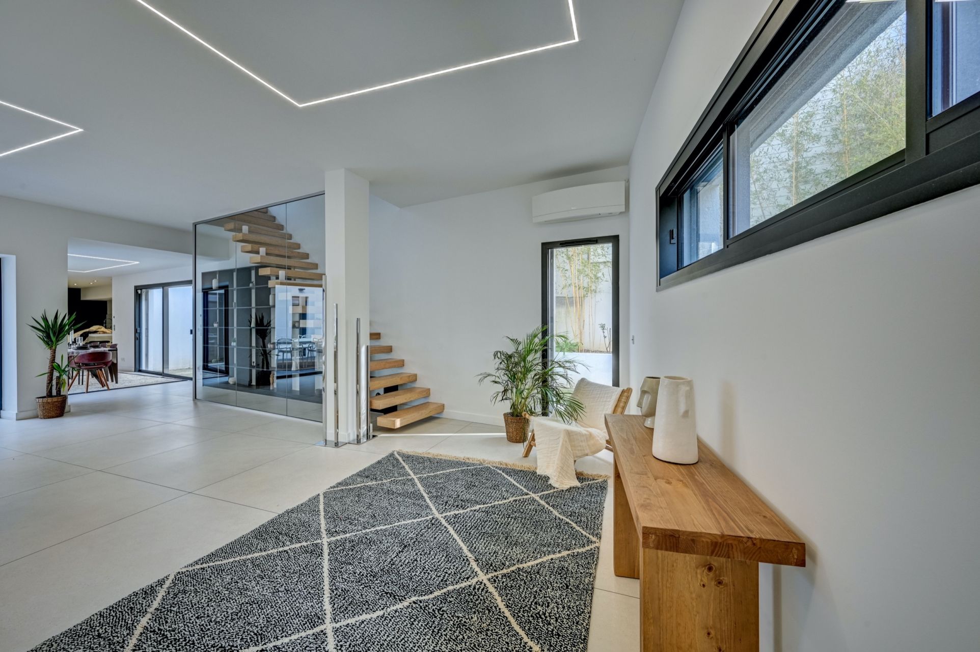 luxury house 6 Rooms for sale on AIX EN PROVENCE (13100)