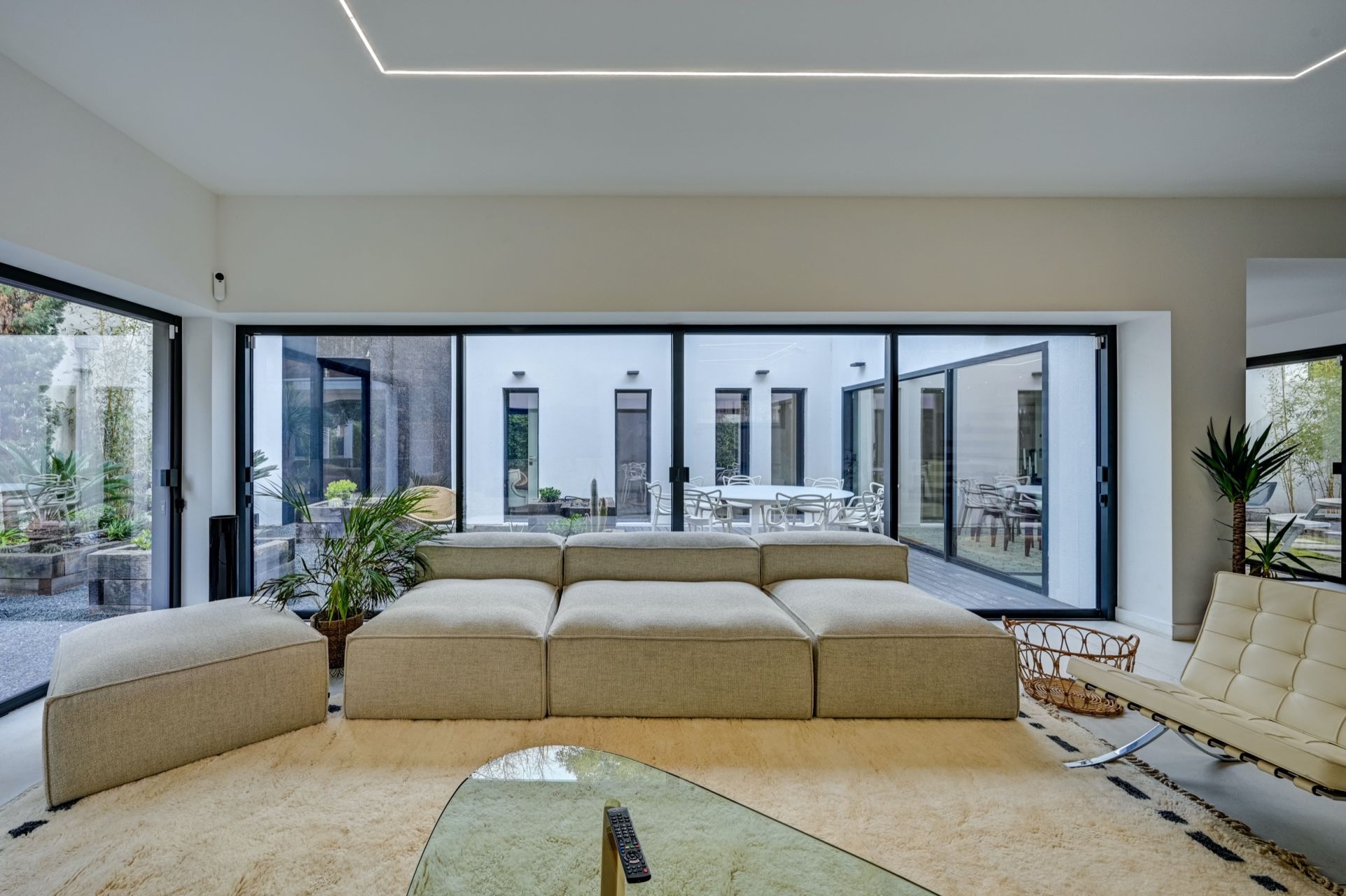 luxury house 6 Rooms for sale on AIX EN PROVENCE (13100)