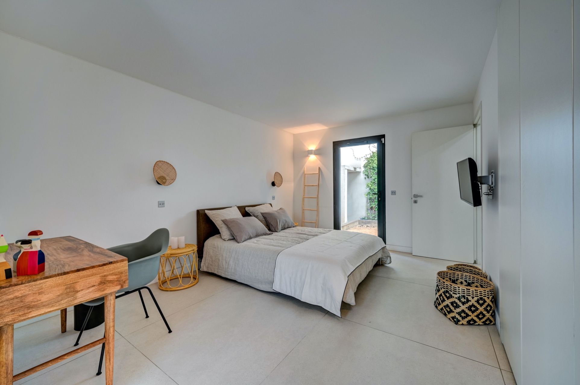 luxury house 6 Rooms for sale on AIX EN PROVENCE (13100)