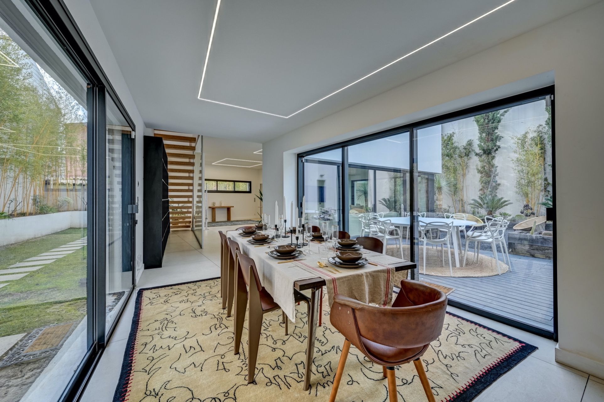 luxury house 6 Rooms for sale on AIX EN PROVENCE (13100)