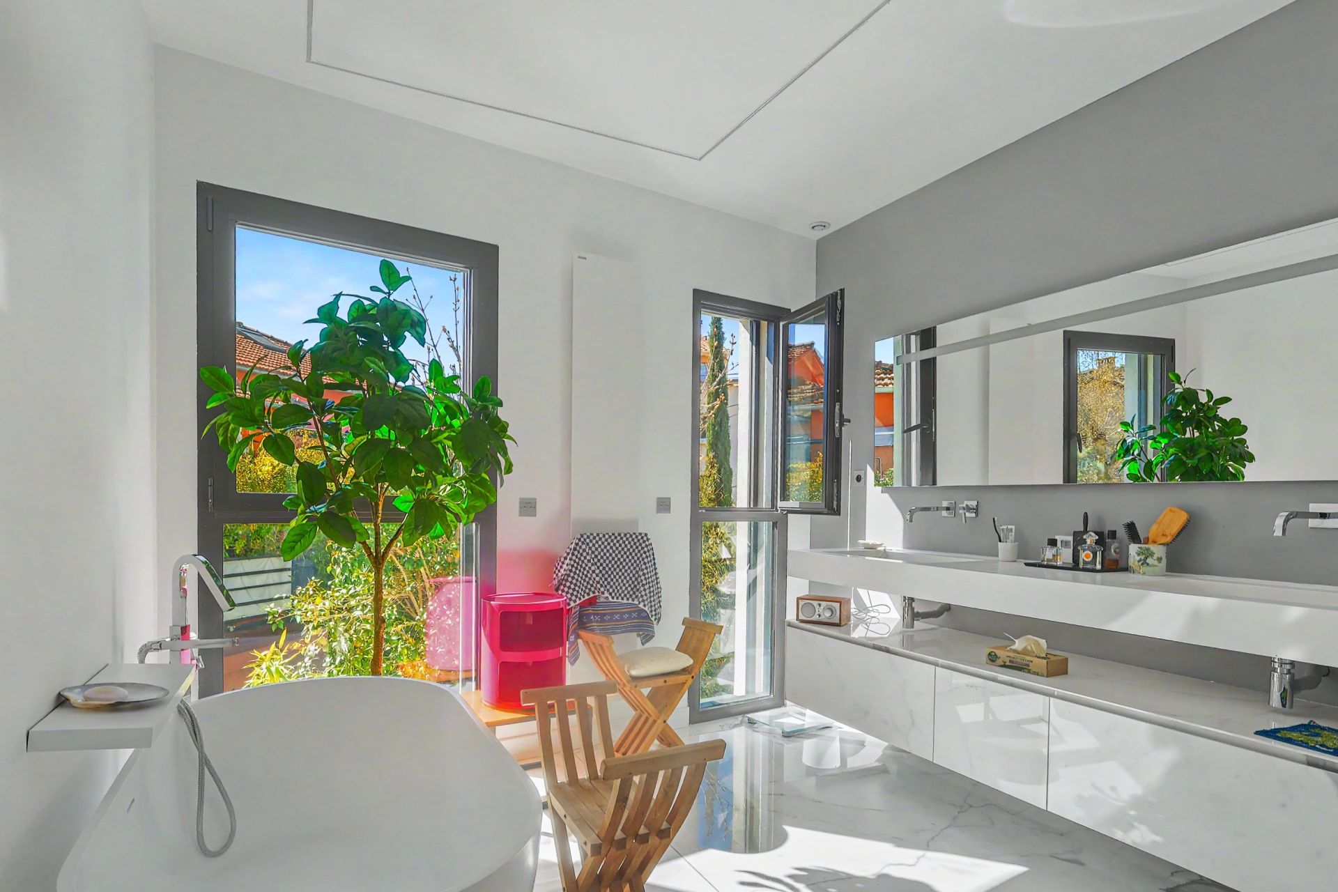 luxury house 6 Rooms for sale on AIX EN PROVENCE (13100)