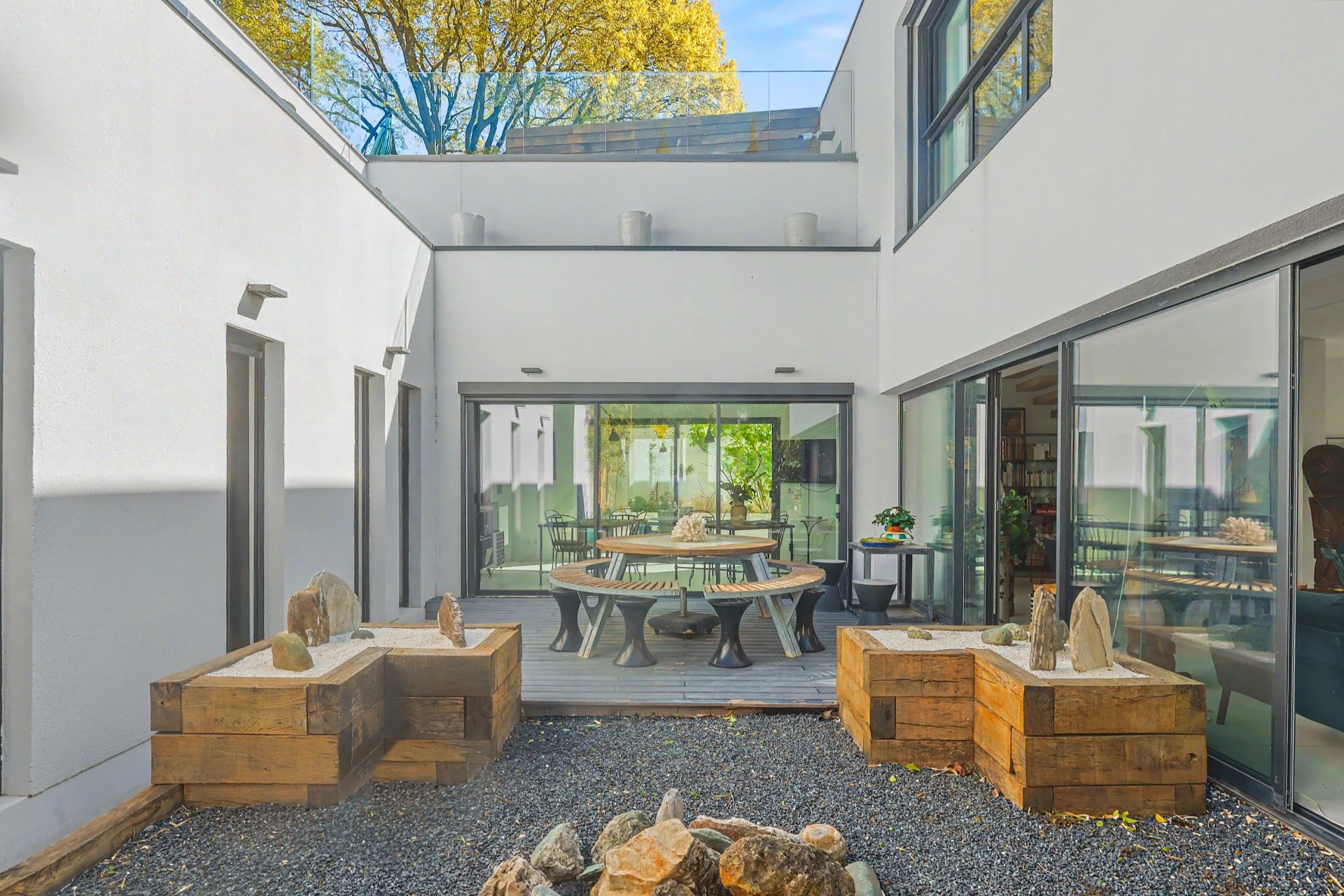 luxury house 6 Rooms for sale on AIX EN PROVENCE (13100)