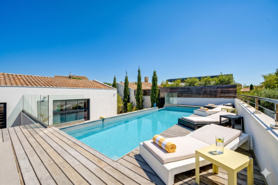 Sale Luxury house Aix-en-Provence 6&nbsp;Rooms 230&nbsp;m²