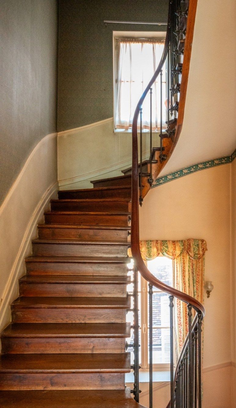 luxury house 6 Rooms for sale on AUXERRE (89000)