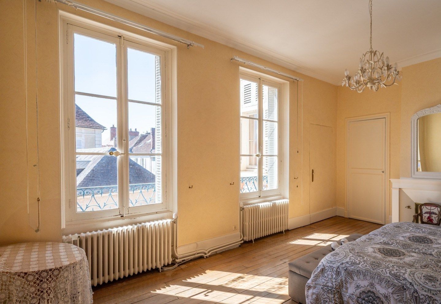 luxury house 6 Rooms for sale on AUXERRE (89000)