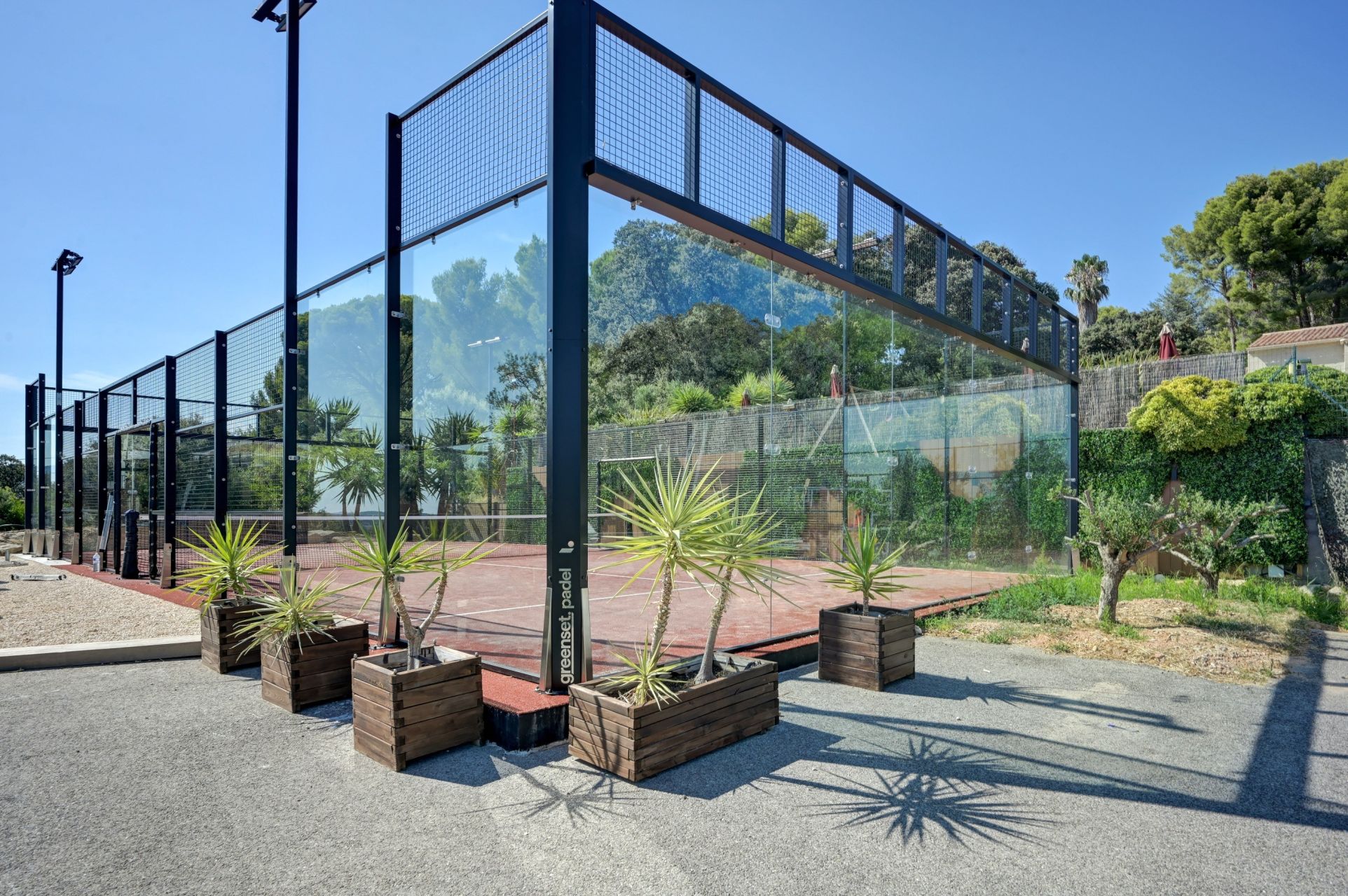 luxury house 8 Rooms for rent on LA CADIERE D AZUR (83740)