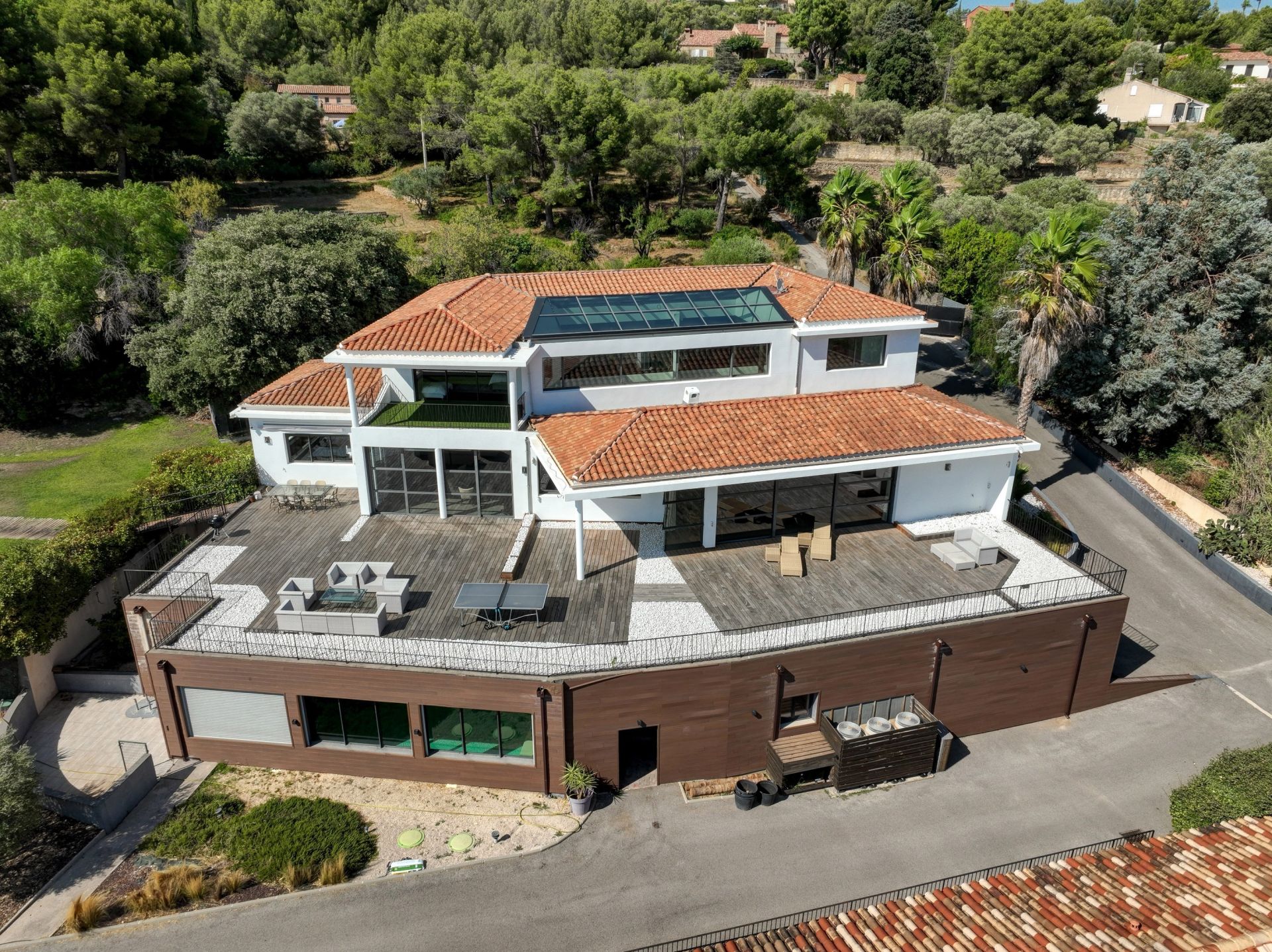 luxury house 8 Rooms for rent on LA CADIERE D AZUR (83740)