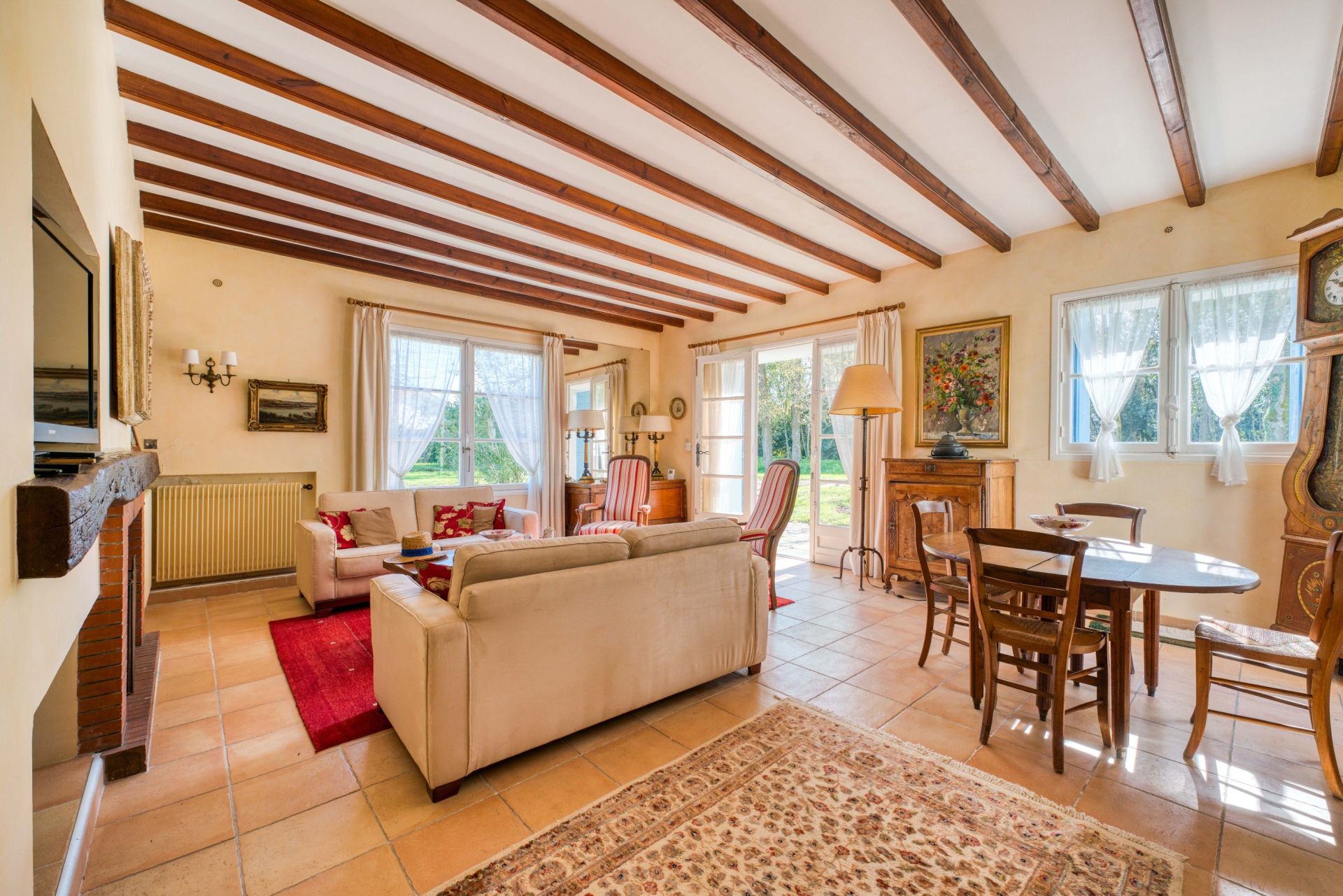 luxury house 11 Rooms for sale on BREUILLET (17920)