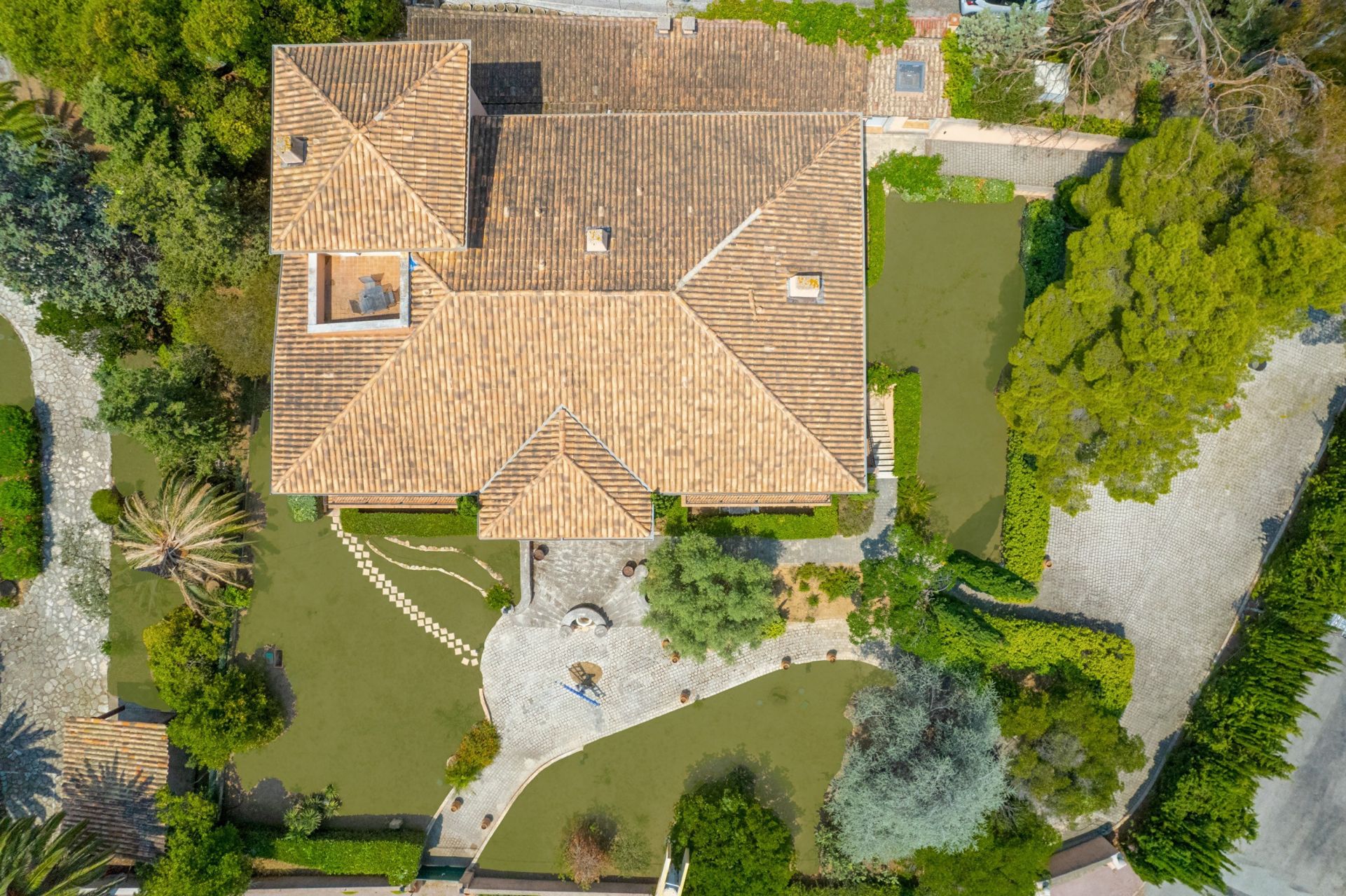 maison provençale de luxe 12 Pièces en vente sur LES ISSAMBRES (83380)