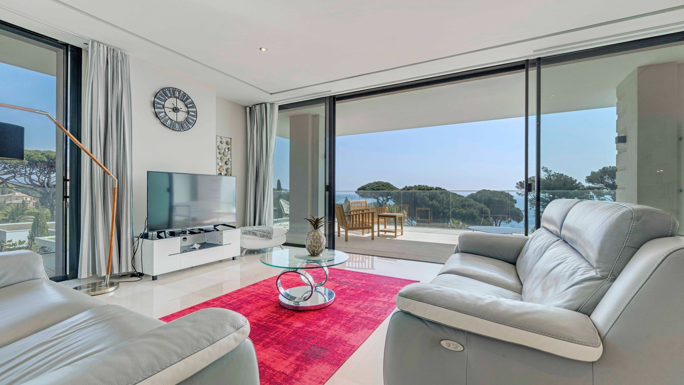 luxury apartment 4 Rooms for sale on STE MAXIME (83120)