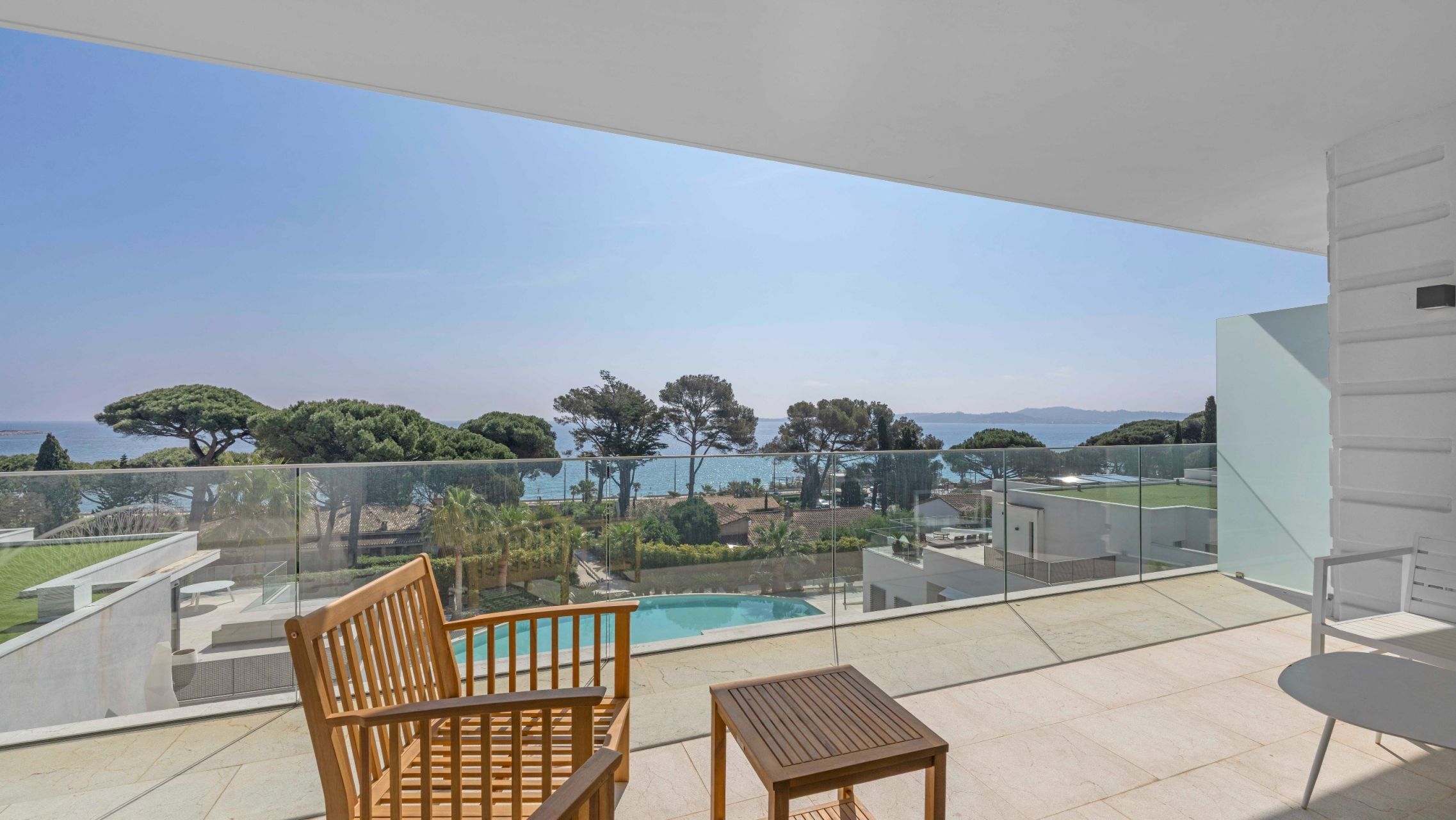 luxury apartment 4 Rooms for sale on STE MAXIME (83120)