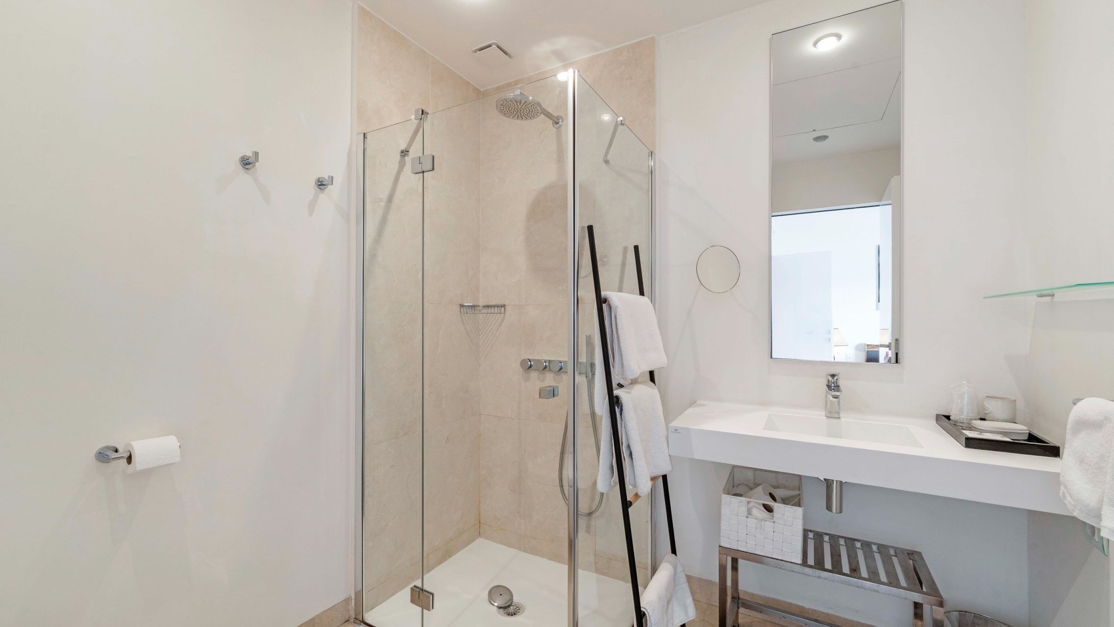 luxury apartment 4 Rooms for sale on STE MAXIME (83120)