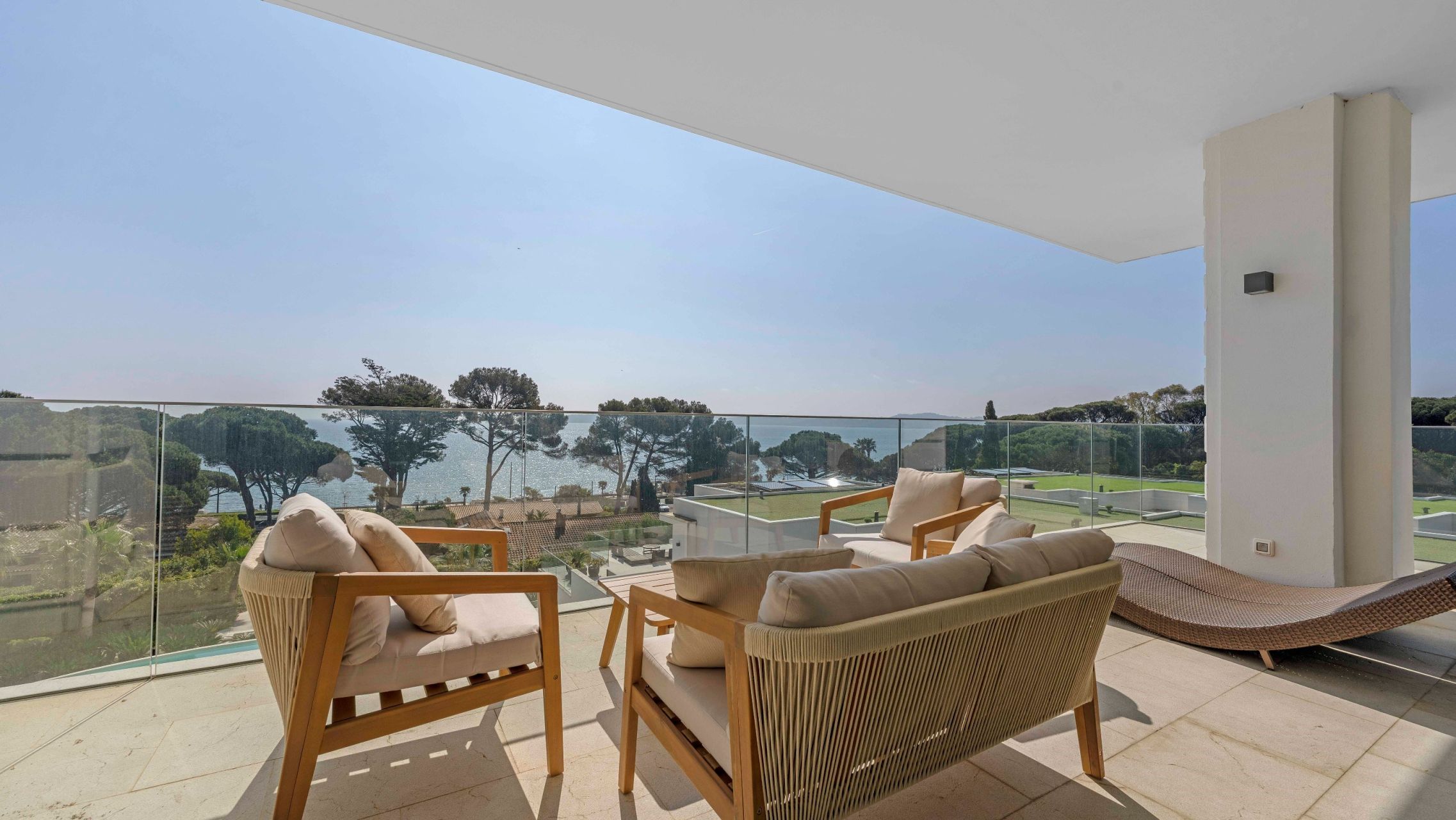 luxury apartment 4 Rooms for sale on STE MAXIME (83120)