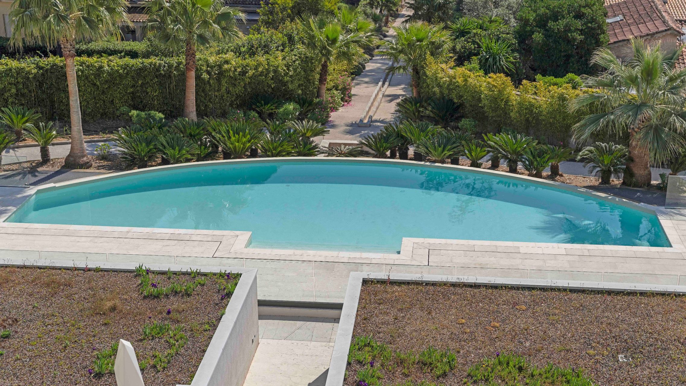 luxury apartment 4 Rooms for sale on STE MAXIME (83120)