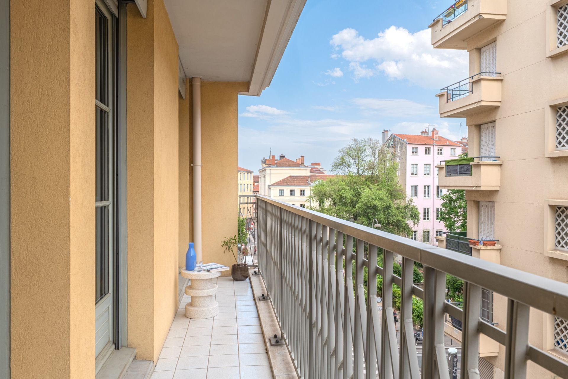 luxury apartment 3 Rooms for sale on LYON (69001)