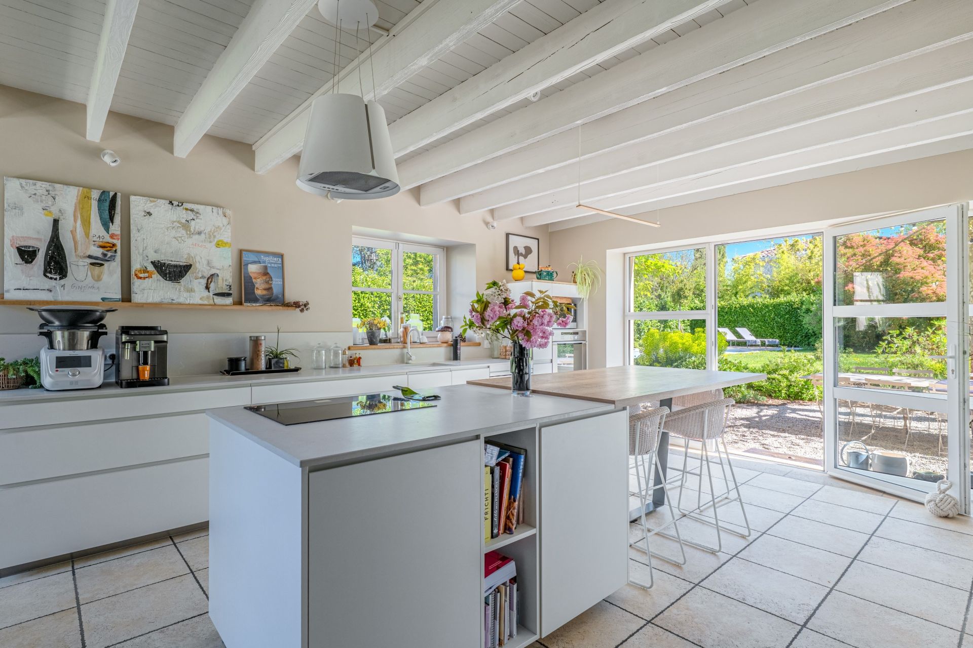 luxury house 9 Rooms for sale on CHASSELAY (69380)