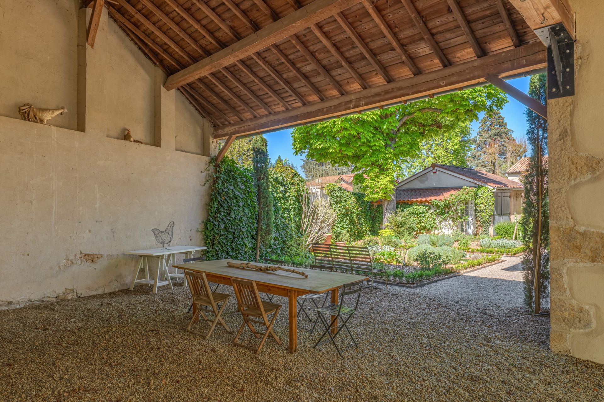 luxury house 9 Rooms for sale on CHASSELAY (69380)