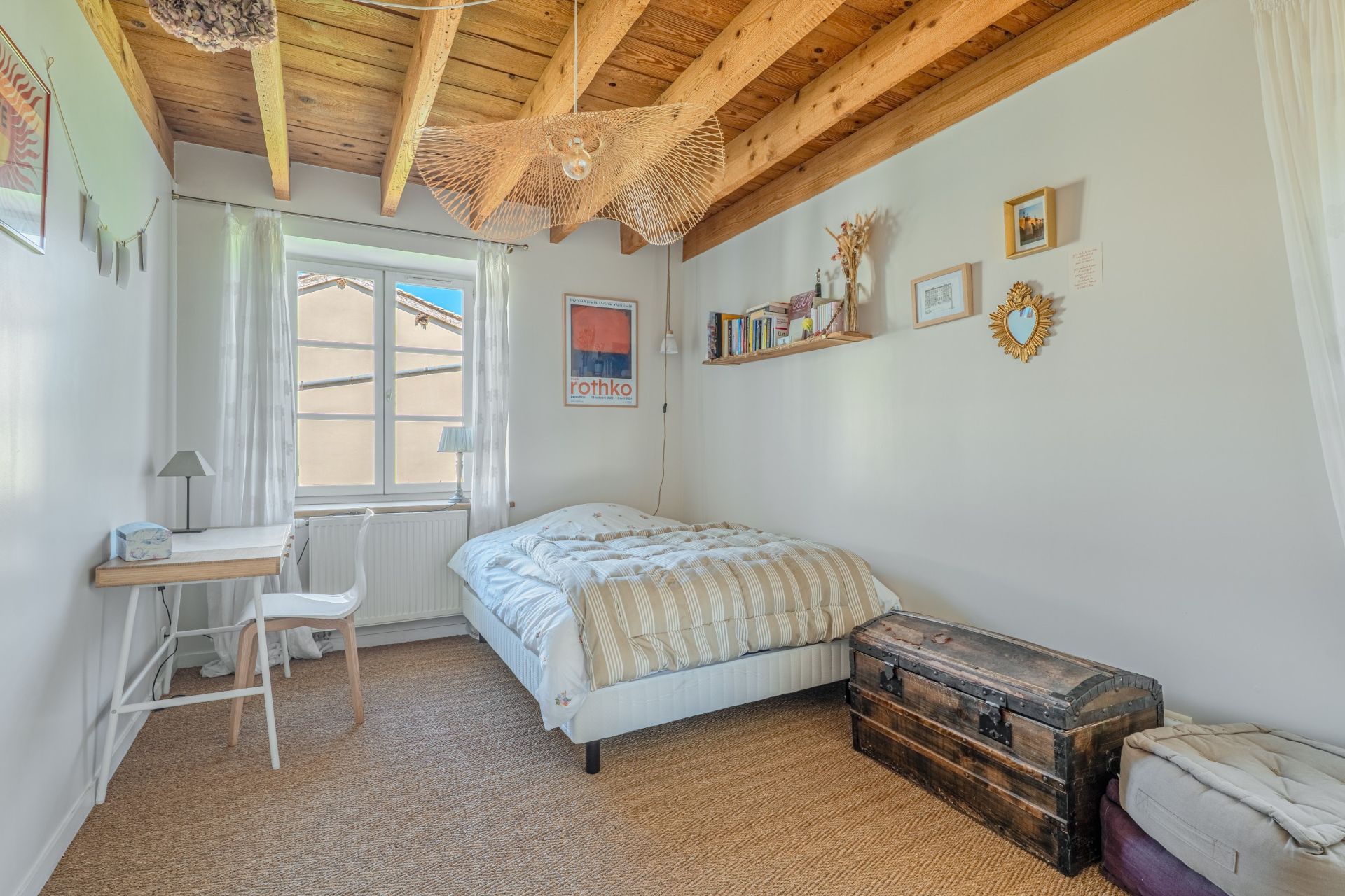 luxury house 9 Rooms for sale on CHASSELAY (69380)