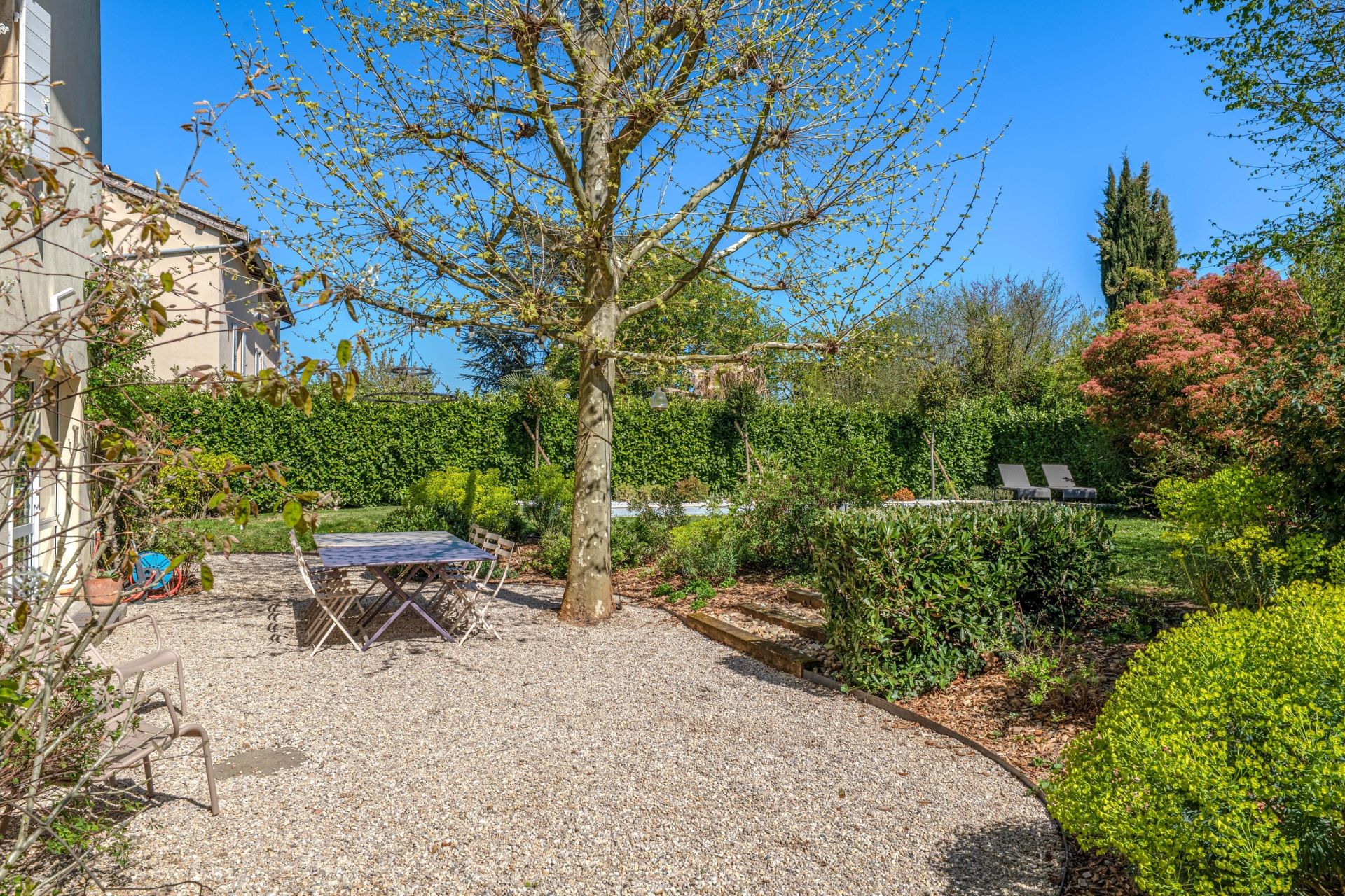 luxury house 9 Rooms for sale on CHASSELAY (69380)