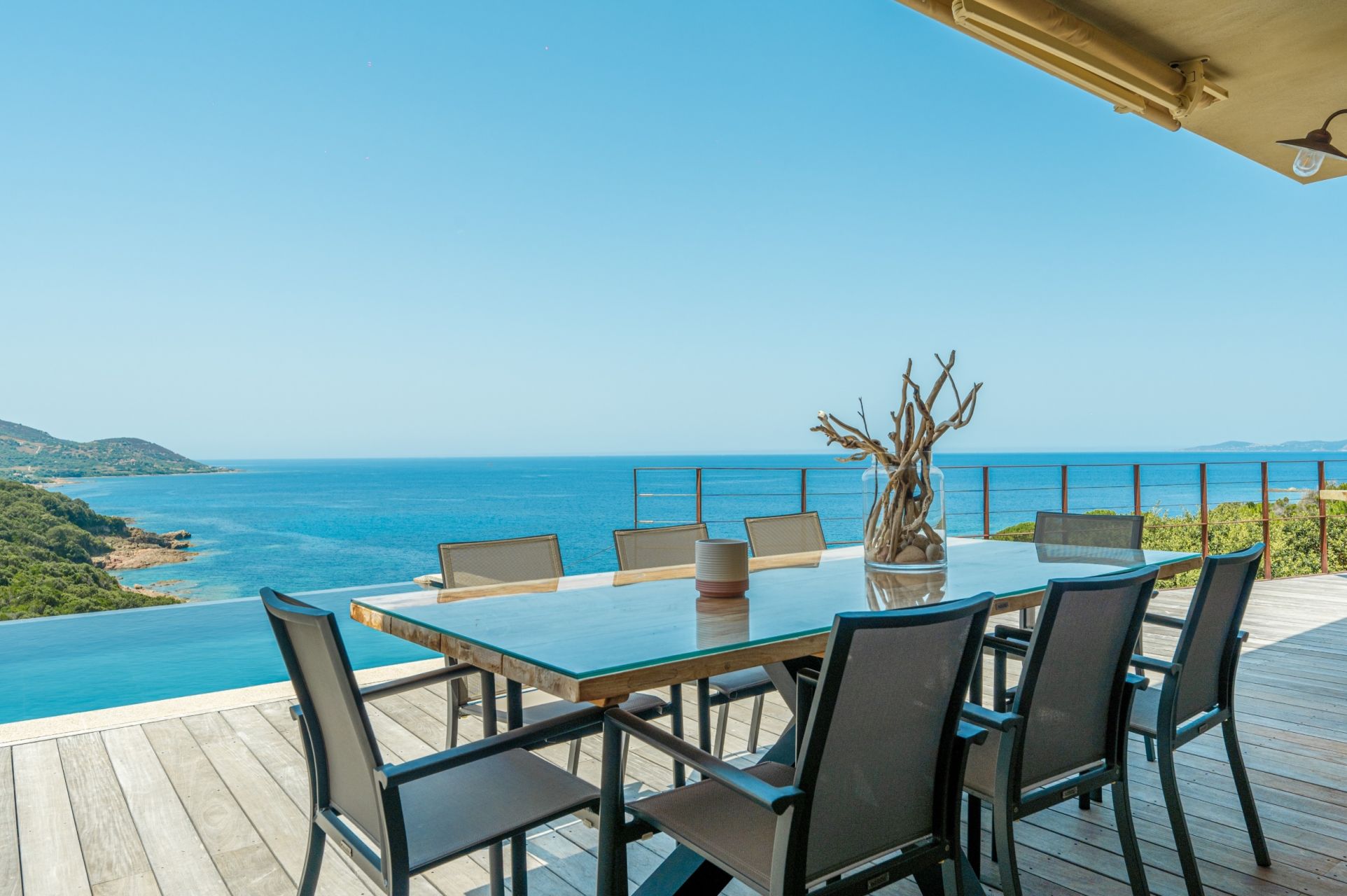 villa de luxe 6 Pièces en location saisonnière sur AJACCIO (20000)
