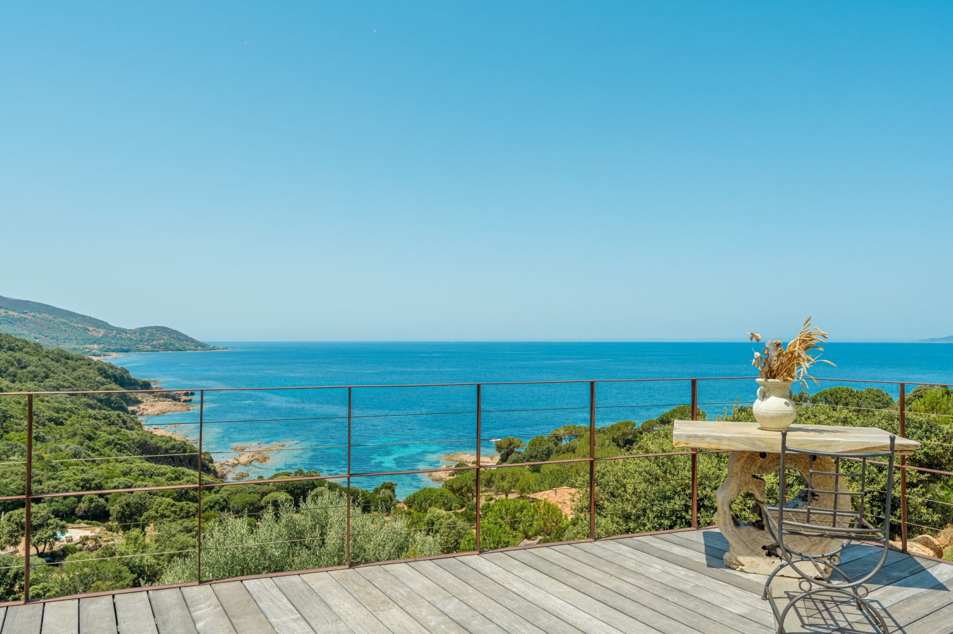 villa de luxe 6 Pièces en location saisonnière sur AJACCIO (20000)