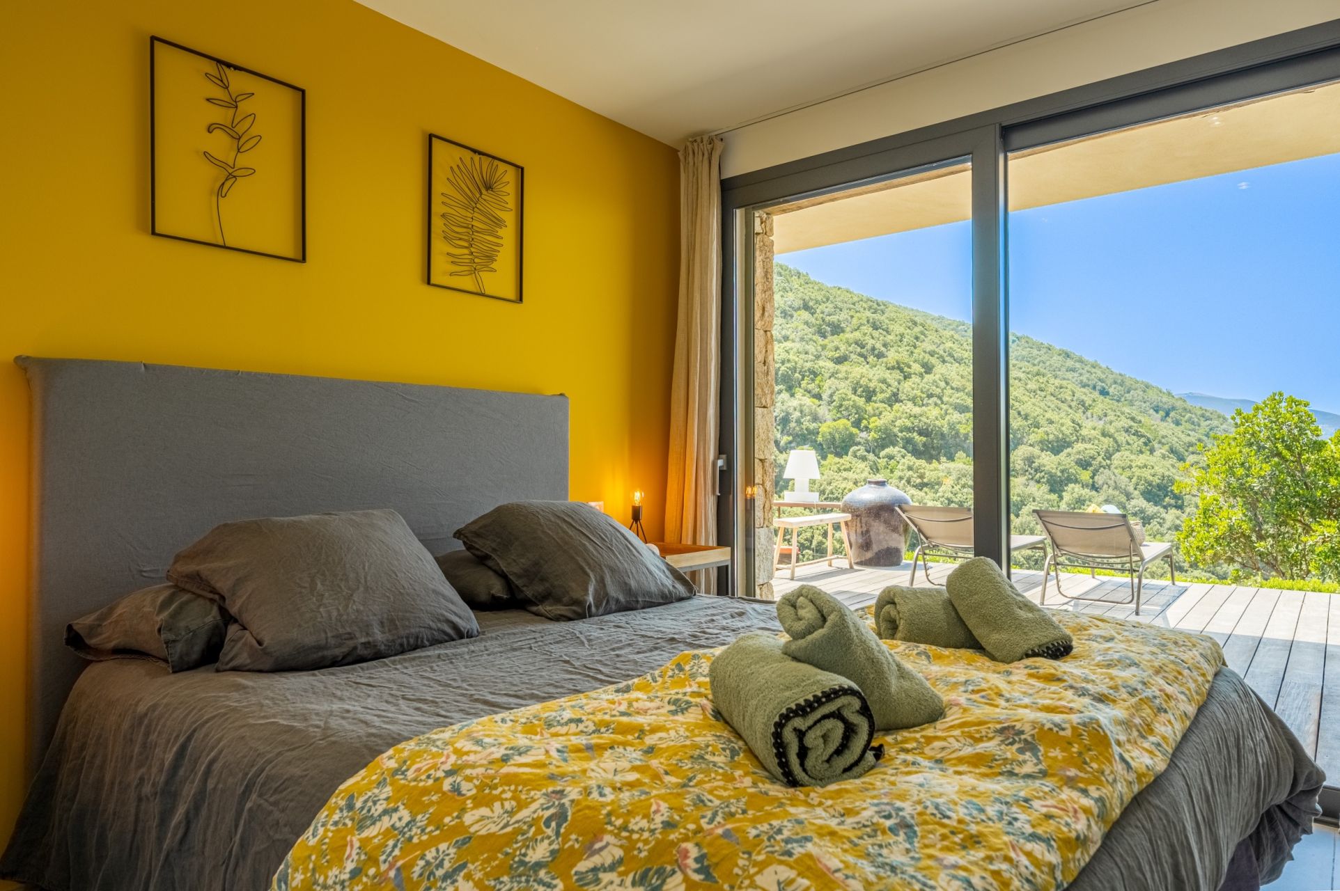 villa de luxe 6 Pièces en location saisonnière sur AJACCIO (20000)