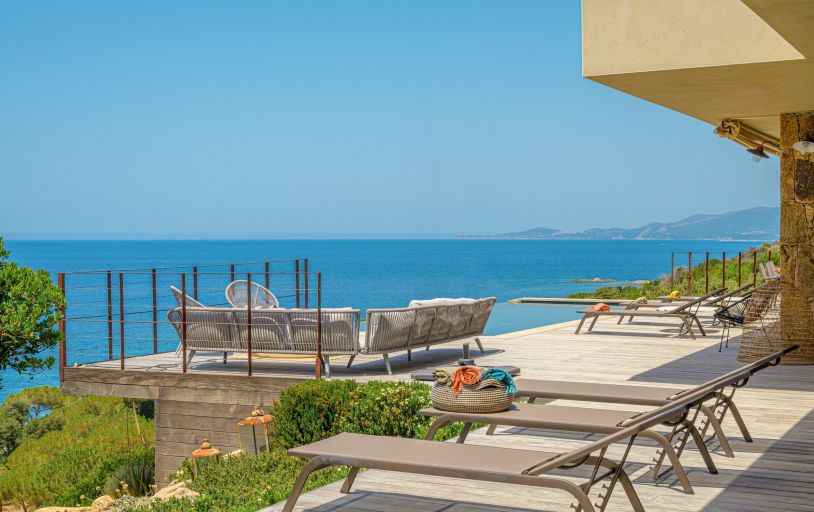 villa de luxe 6 Pièces en location saisonnière sur AJACCIO (20000)