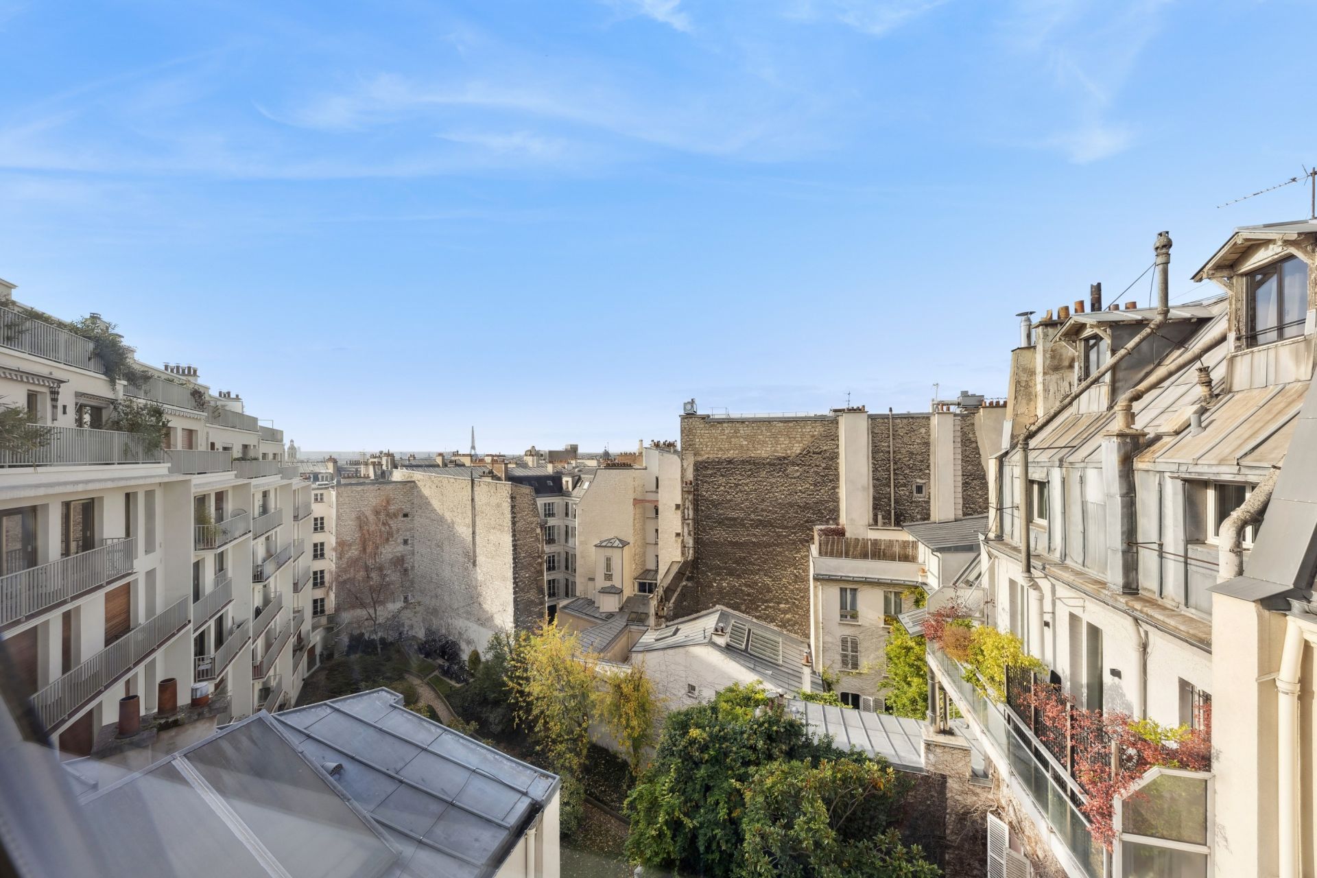 luxury apartment 7 Rooms for sale on PARIS (75009)