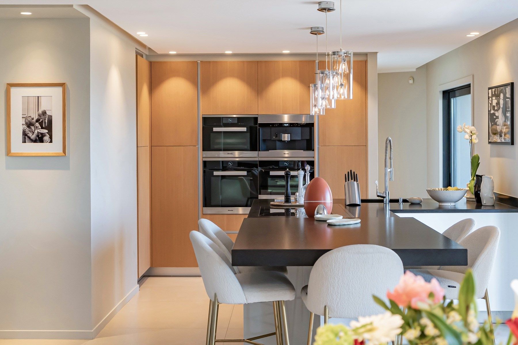 luxury villa 8 Rooms for sale on CAGNES SUR MER (06800)