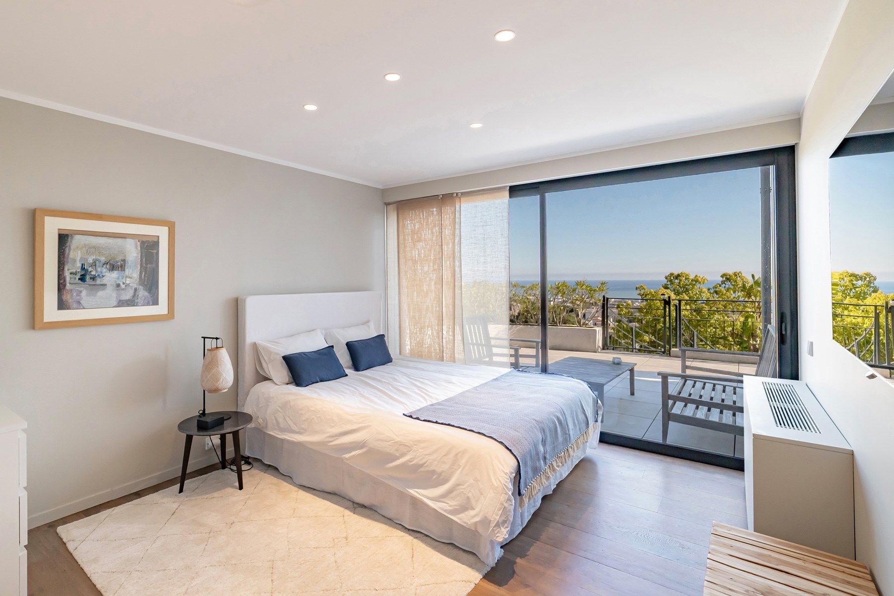 luxury villa 8 Rooms for sale on CAGNES SUR MER (06800)