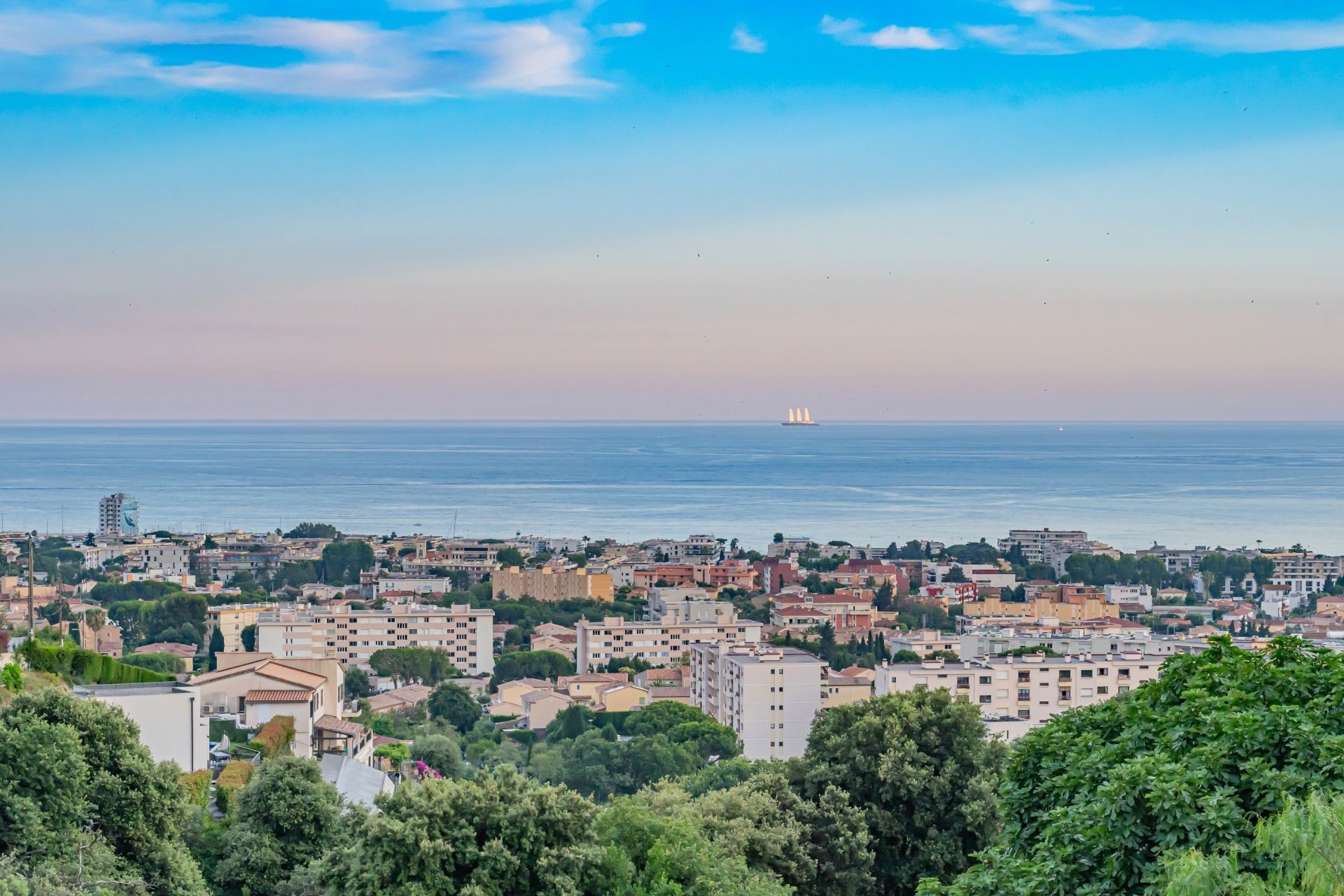 villa de luxe 8 Pièces en vente sur CAGNES SUR MER (06800)