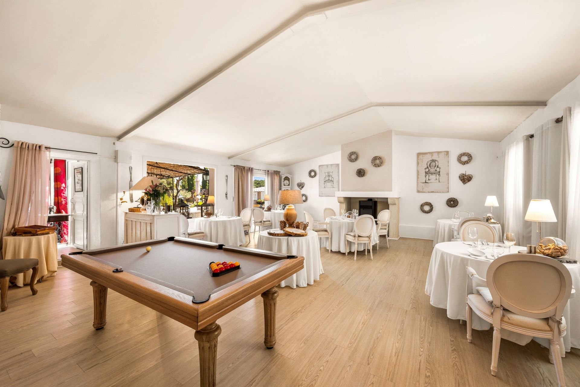 luxury provencale house 13 Rooms for sale on COTIGNAC (83570)