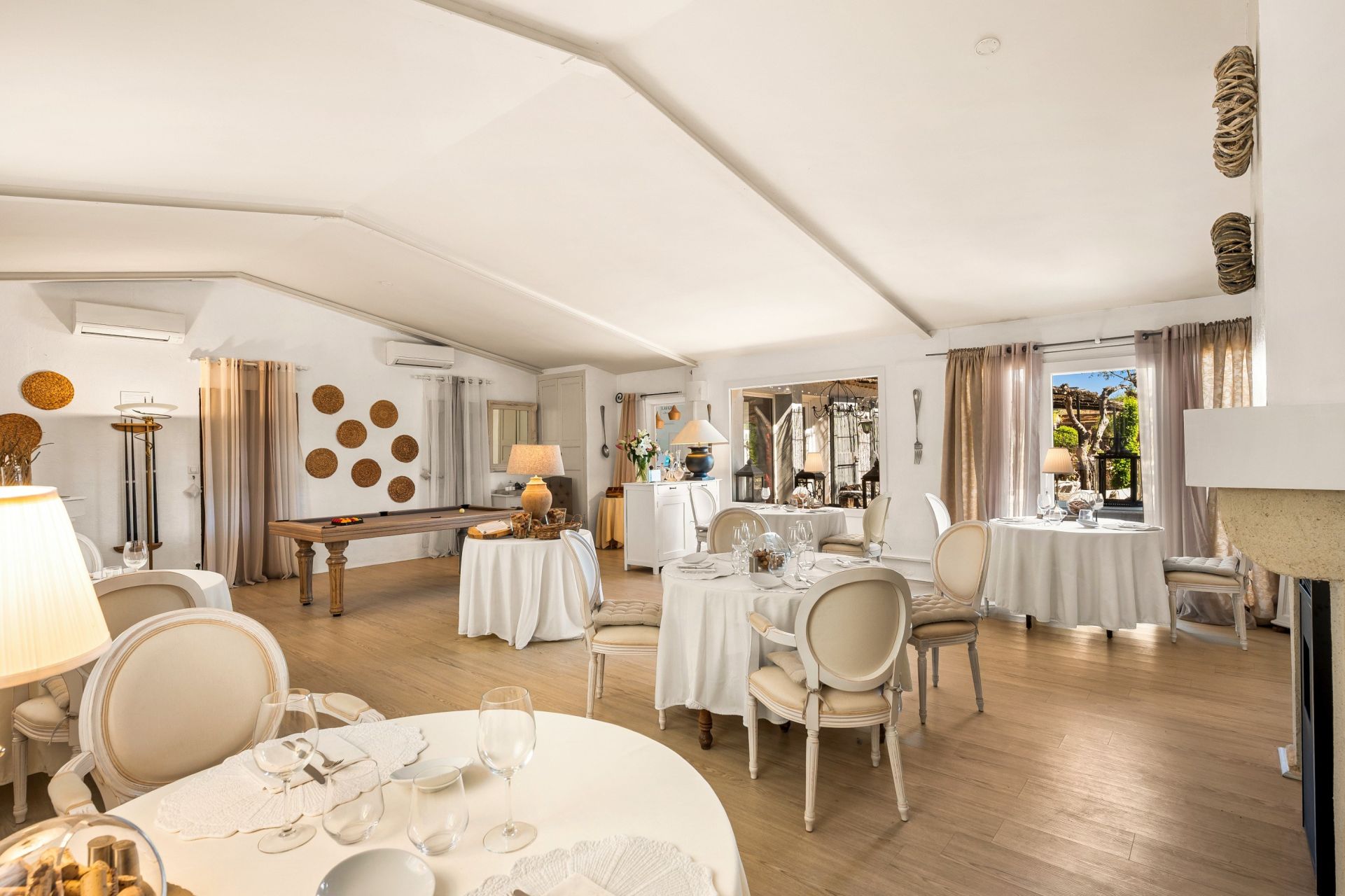 luxury provencale house 13 Rooms for sale on COTIGNAC (83570)