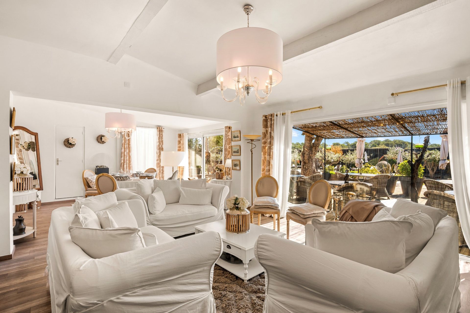 luxury provencale house 13 Rooms for sale on COTIGNAC (83570)