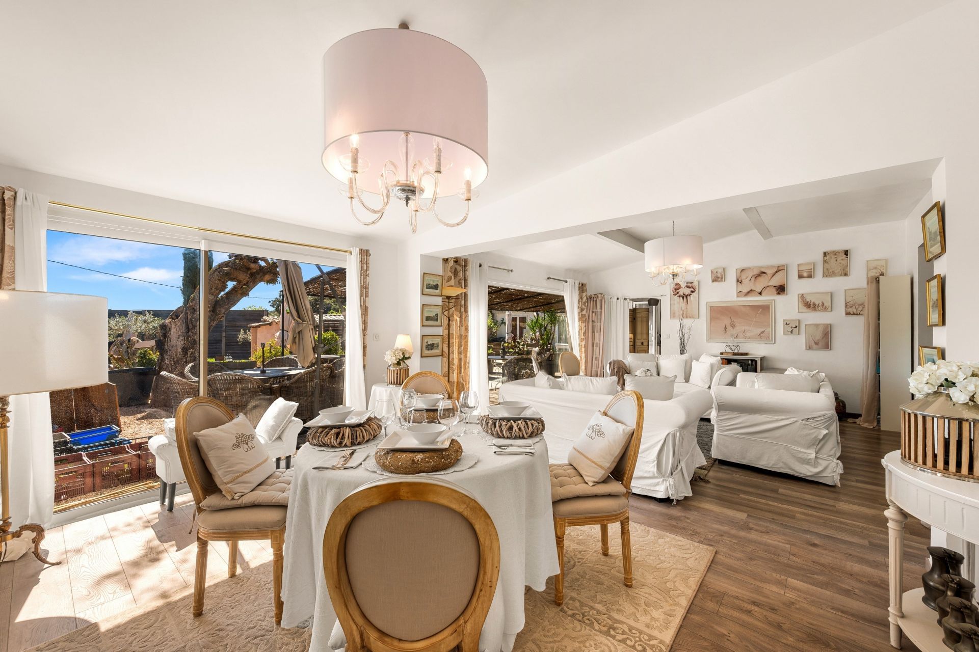 luxury provencale house 13 Rooms for sale on COTIGNAC (83570)