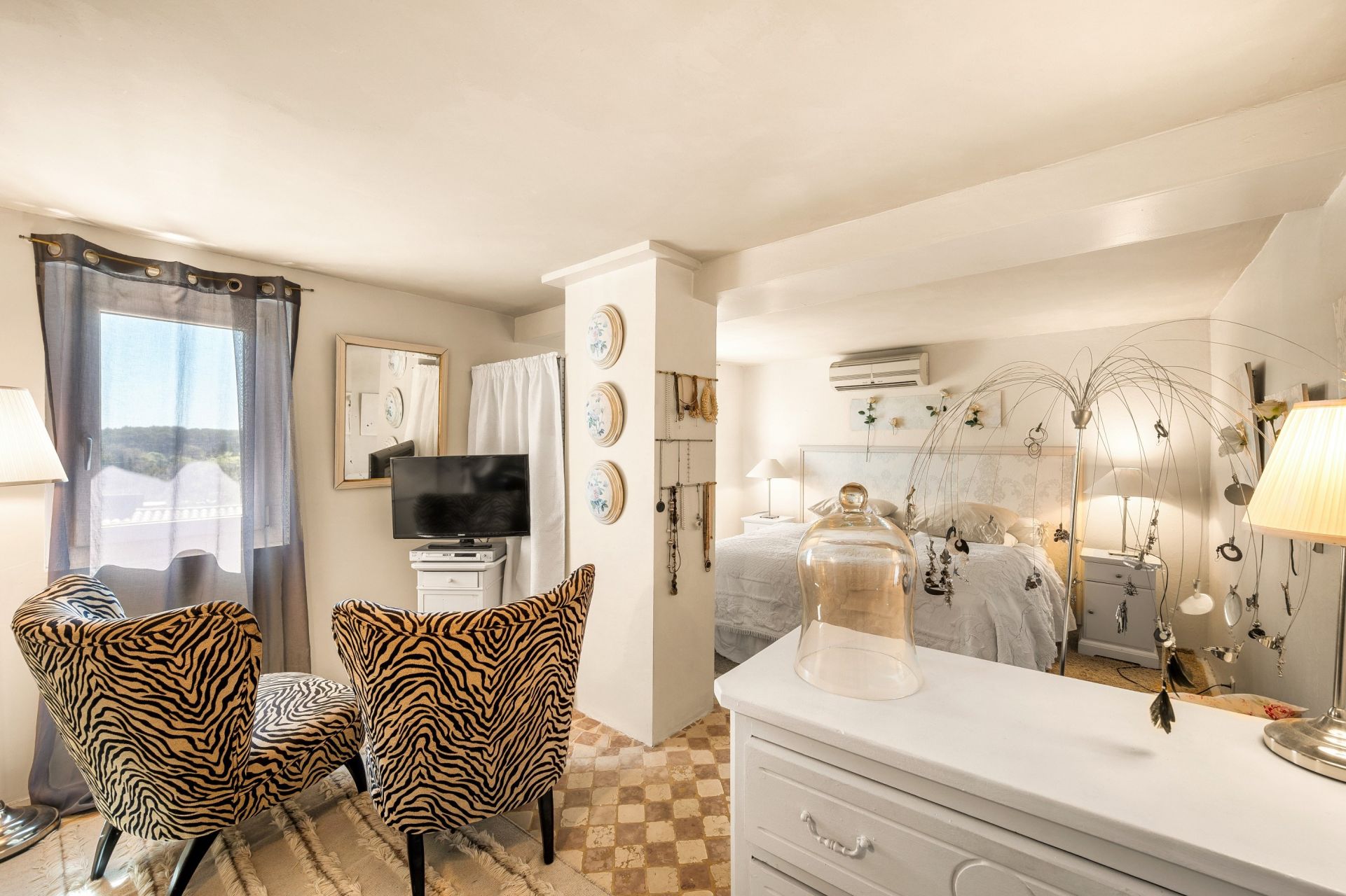 luxury provencale house 13 Rooms for sale on COTIGNAC (83570)